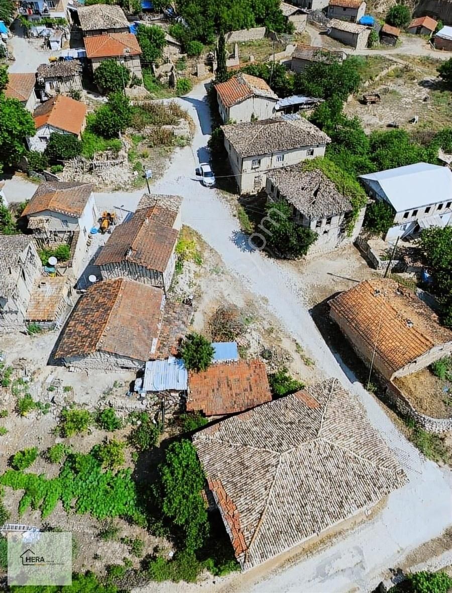 Osmaneli Kızılöz Köyü Satılık Tarla Bilecik Osmaneli Kızılöz Köyünde Köyiçi Köşe Parsel İmarlı Arsa