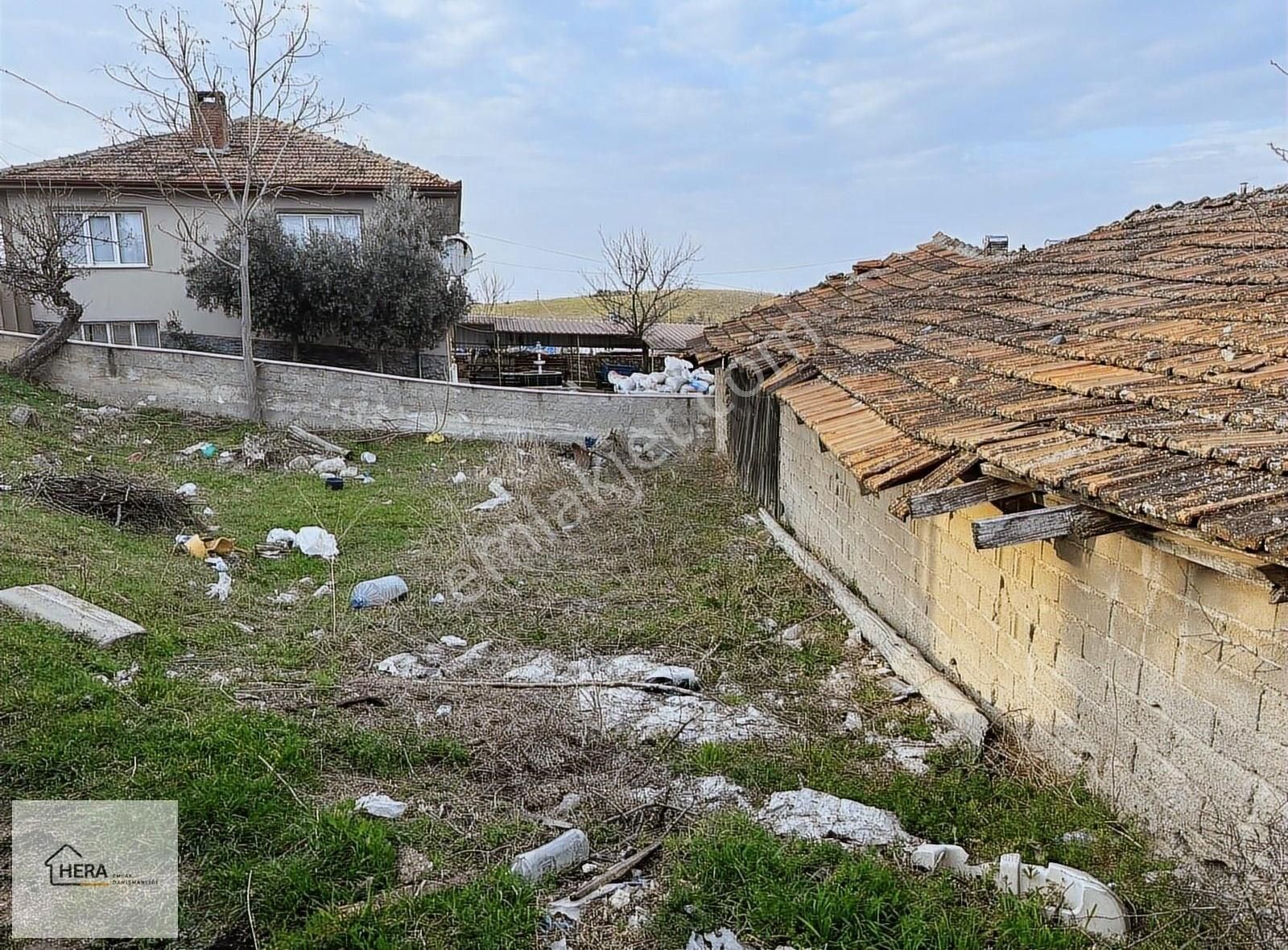 Söğüt Küre Köyü (Merkez) Satılık Konut İmarlı Bilecik Söğüt Küre Köyiçi Köşe Parsel İmarlı Arazi