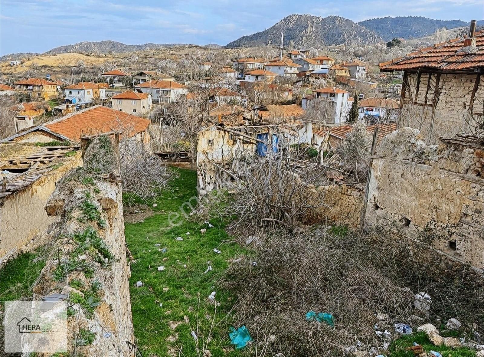 Söğüt Küre Köyü (Merkez) Satılık Konut İmarlı Bilecik Söğüt Küre Köyiçi Çift Yollu 1 Fiyatına 2 İmarlı Arsa