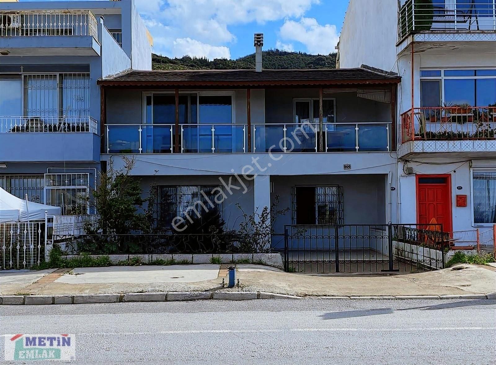 Narlıdere Limanreis Satılık Müstakil Ev Cadde Üzeri Ful Deniz Ve Doğa Manzaralı Bahçeli