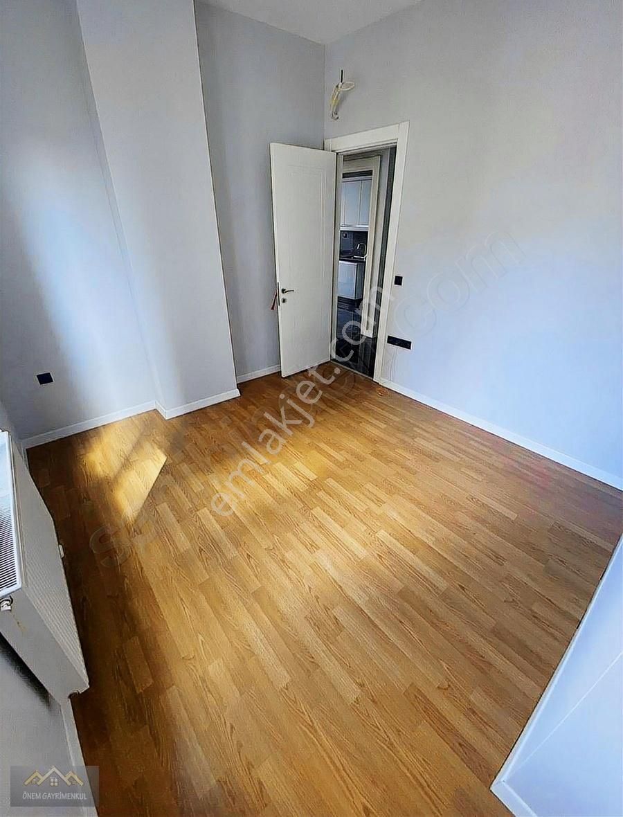 Önem Gayrimenkul'den Süper Konum 1+1 Ara Kat İskanlı Daire - Görsel 4