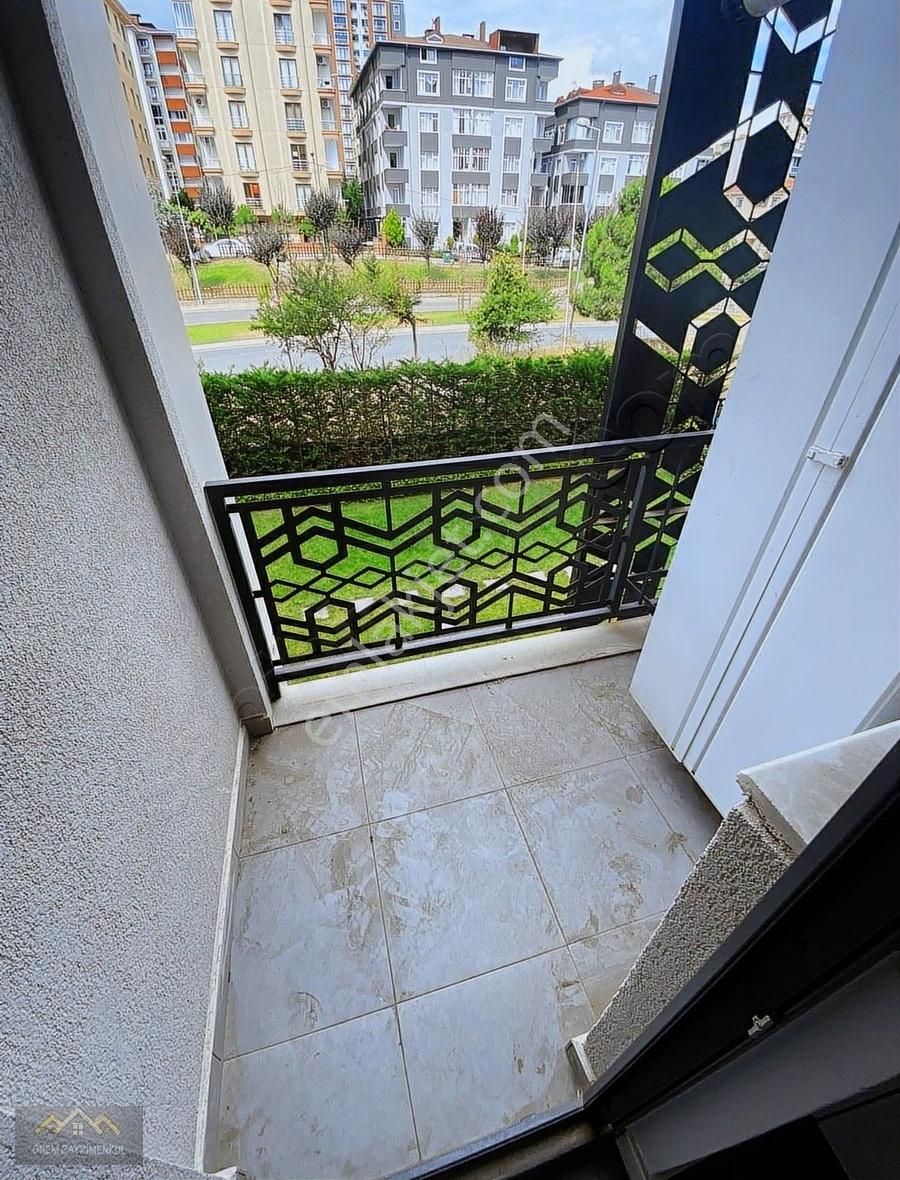 Önem Gayrimenkul'den Süper Konum 1+1 Ara Kat İskanlı Daire - Görsel 16