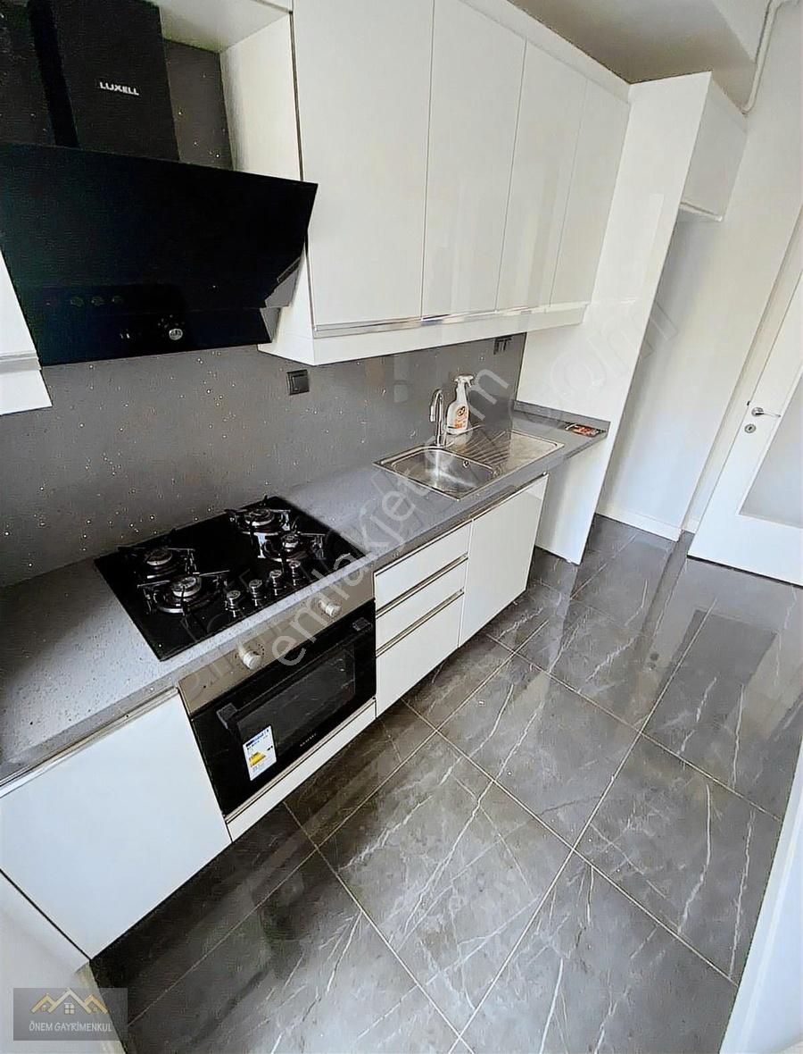 Önem Gayrimenkul'den Süper Konum 1+1 Ara Kat İskanlı Daire - Görsel 11