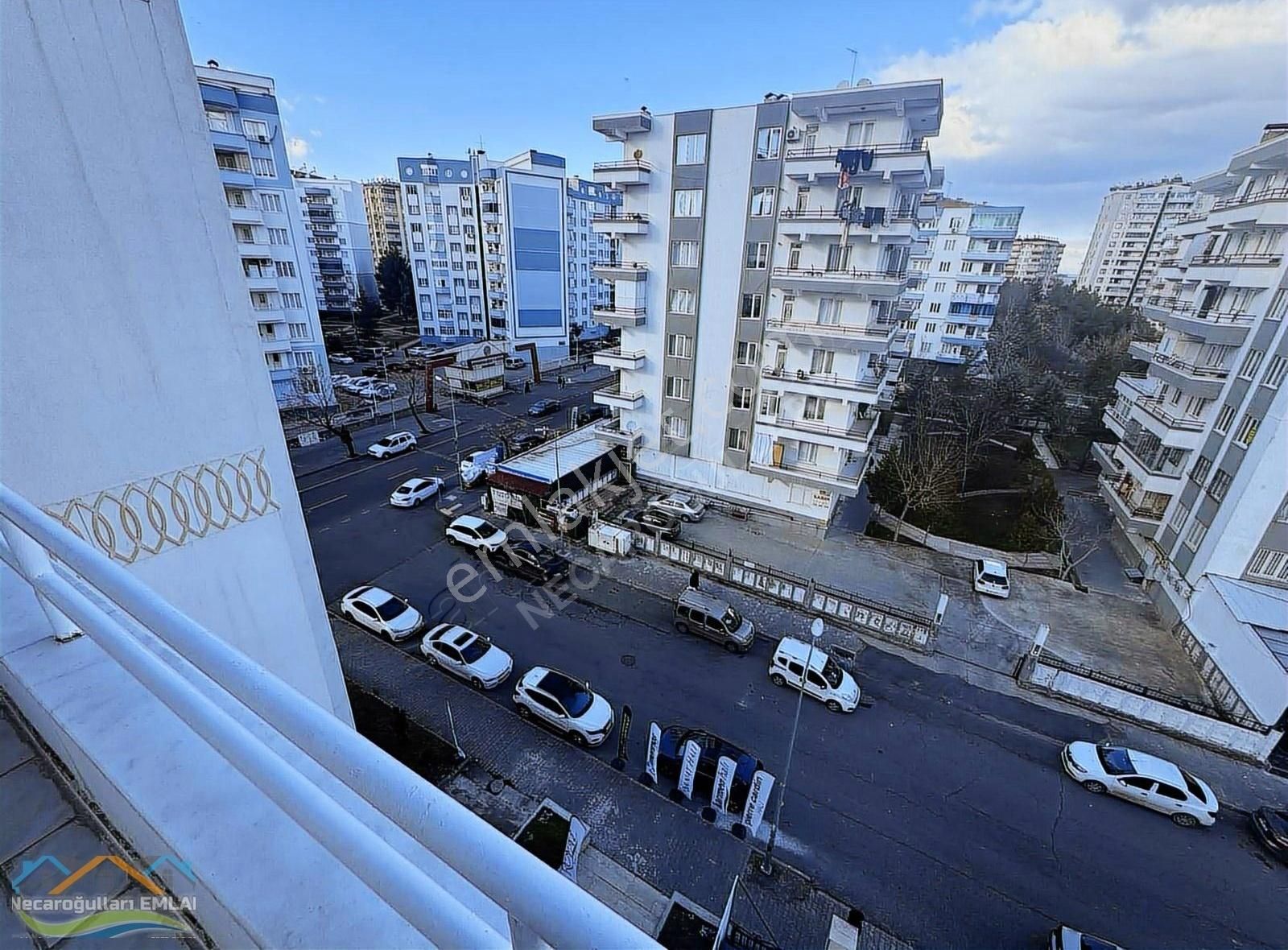 Kayapınar Medya Satılık Daire Necaroğullarından Metropol 1 Karşısı Merkezi Yer 3+1