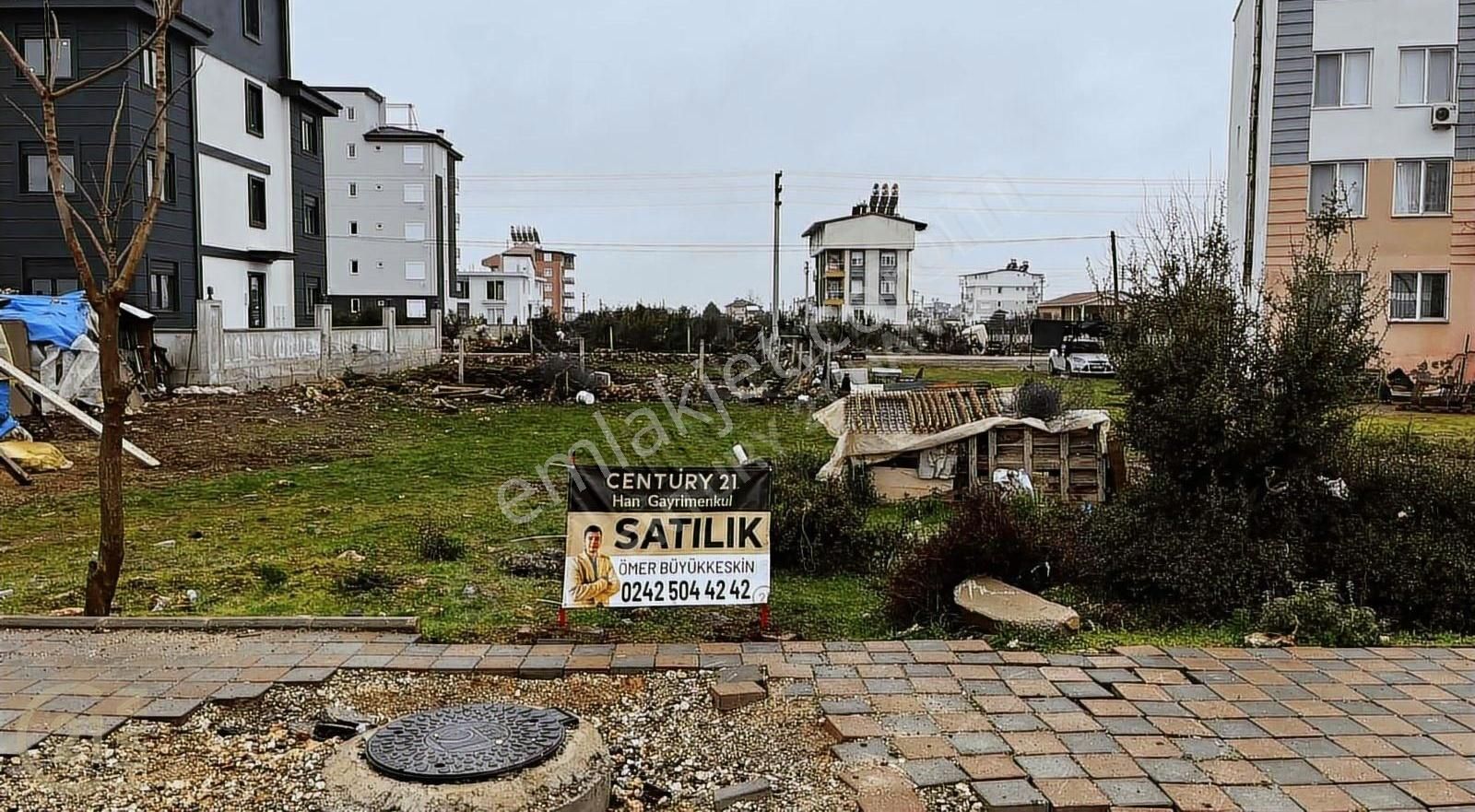 Döşemealtı Yeniköy Satılık Ticari İmarlı Döşemealtı Yeniköy Ticari+konut 333 M2 Yola Sıfır Arsa