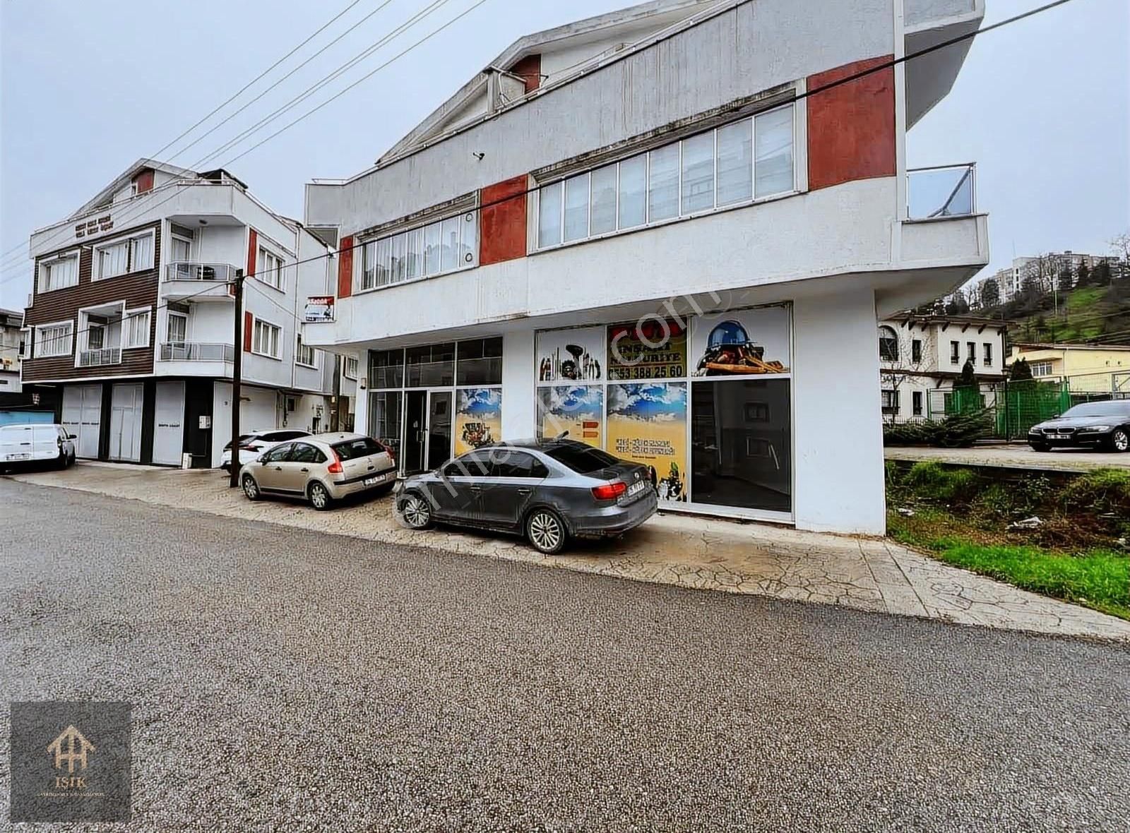 İzmit Topçular Satılık Dükkan & Mağaza Topçular Mahallesi Akçakent Yanında Satılık 130m² Dükkan