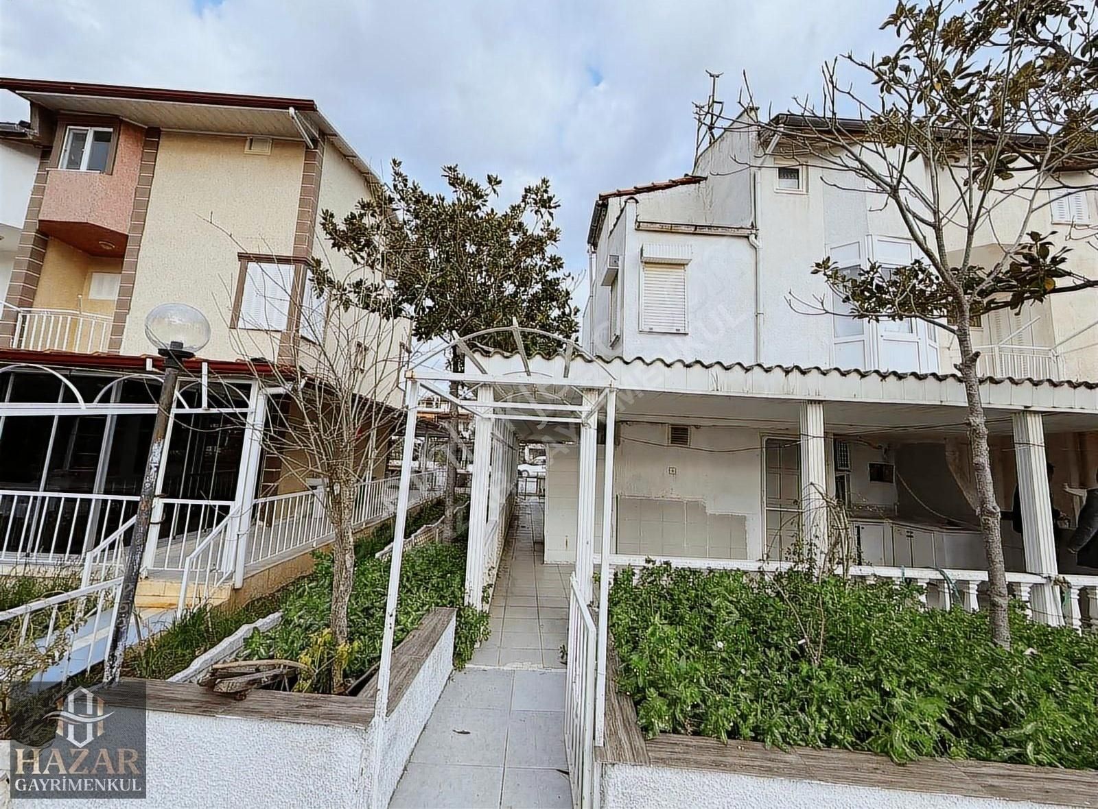 Kuşadası Güzelçamlı Satılık Villa Kuşadası Güzelçamlıda Satılık 4+1 Denize 550 Metre Yazlık