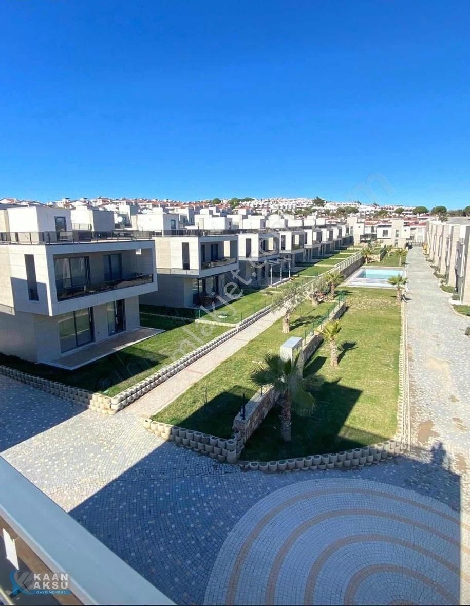 Gömeç Kemalpaşa Satılık Villa Gömeç'te 3+1 222m2 Deniz Manzaralı Havuzlu Villa 11.500.000₺