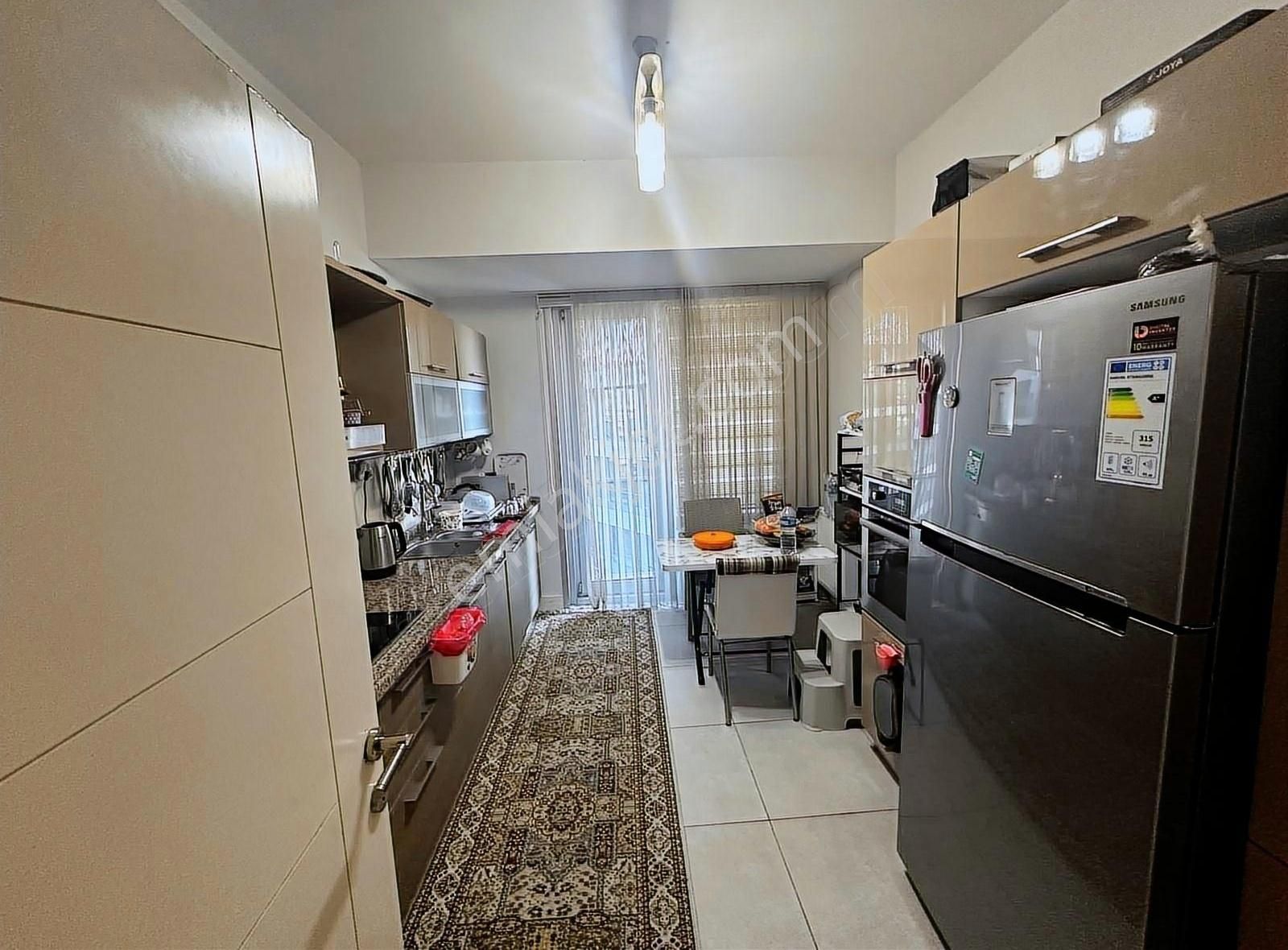 Batışehir'de Satılık 210m² 4.5+1 Oturmaya Hazır Boş Daire - Görsel 5