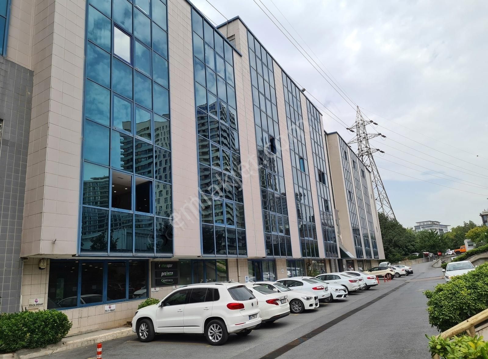 Bağcılar 15 Temmuz Kiralık Ofis Basın Ekspress Polat İş Merkezi'nde 380m² Kdv'li Ofis(7 Otopark)