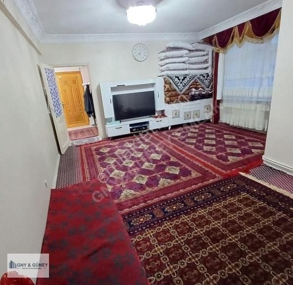 Zeytinburnu Nuripaşa Satılık Daire Güney Emlak'tan Nuripaşa Mah. 2.kat 3+1 150 M2 Satılık Daire