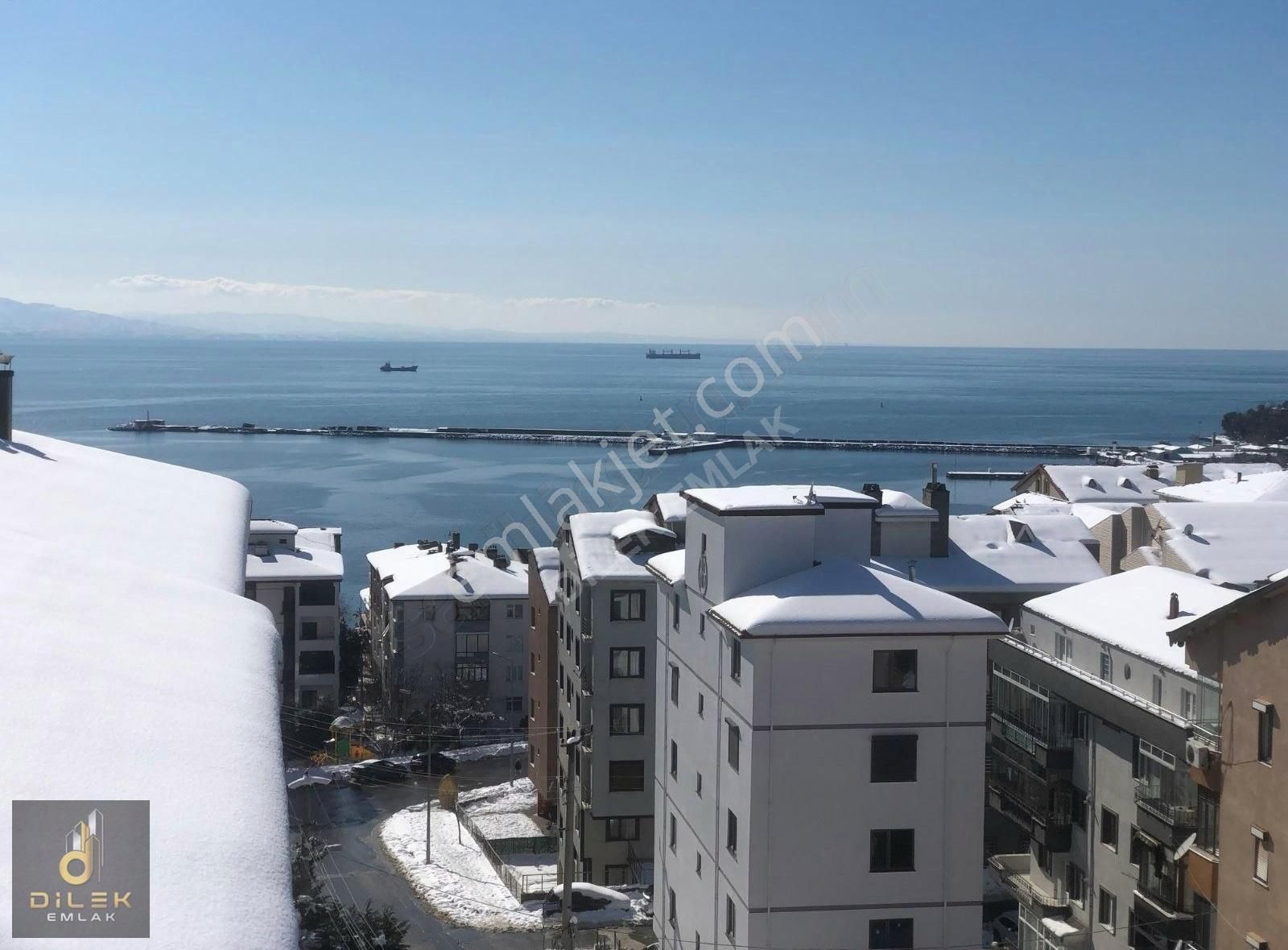 Ereğli Akarca Satılık Daire Salı Pazarı Mevkiinde Panoramik Deniz Manzaralı Satılık Daire