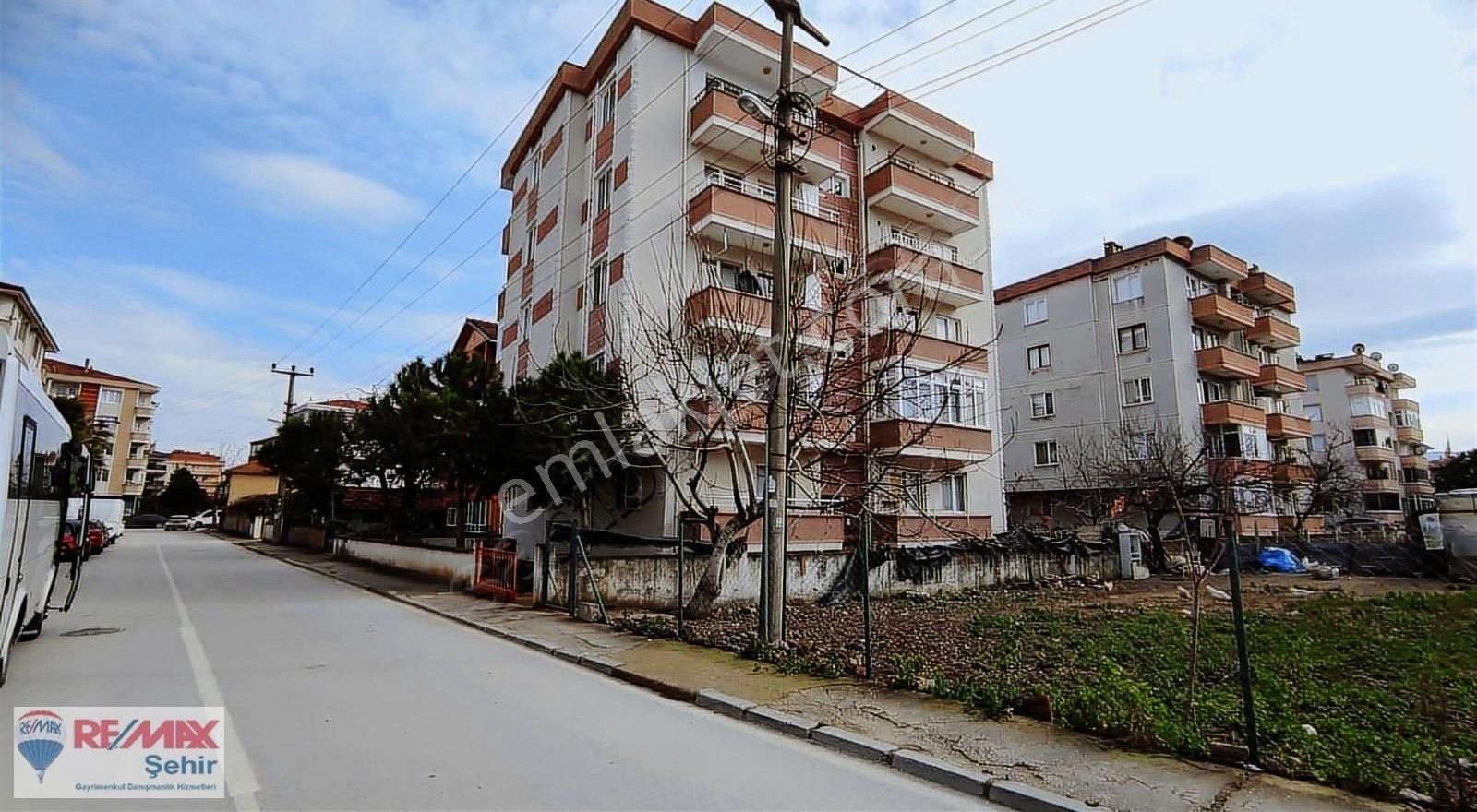 Çiftlikköy Sahil Kiralık Daire Yalova Çiftlikköy Sahil Mah. 2+1 Arakat Eşyalı Kiralık Daire