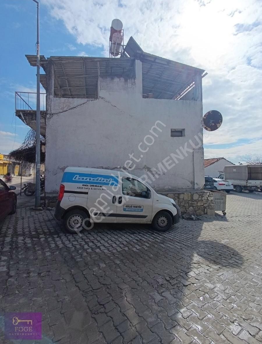Foça Gerenköy Merkezde İki Katlı Komple Satılık Bina - Görsel 3