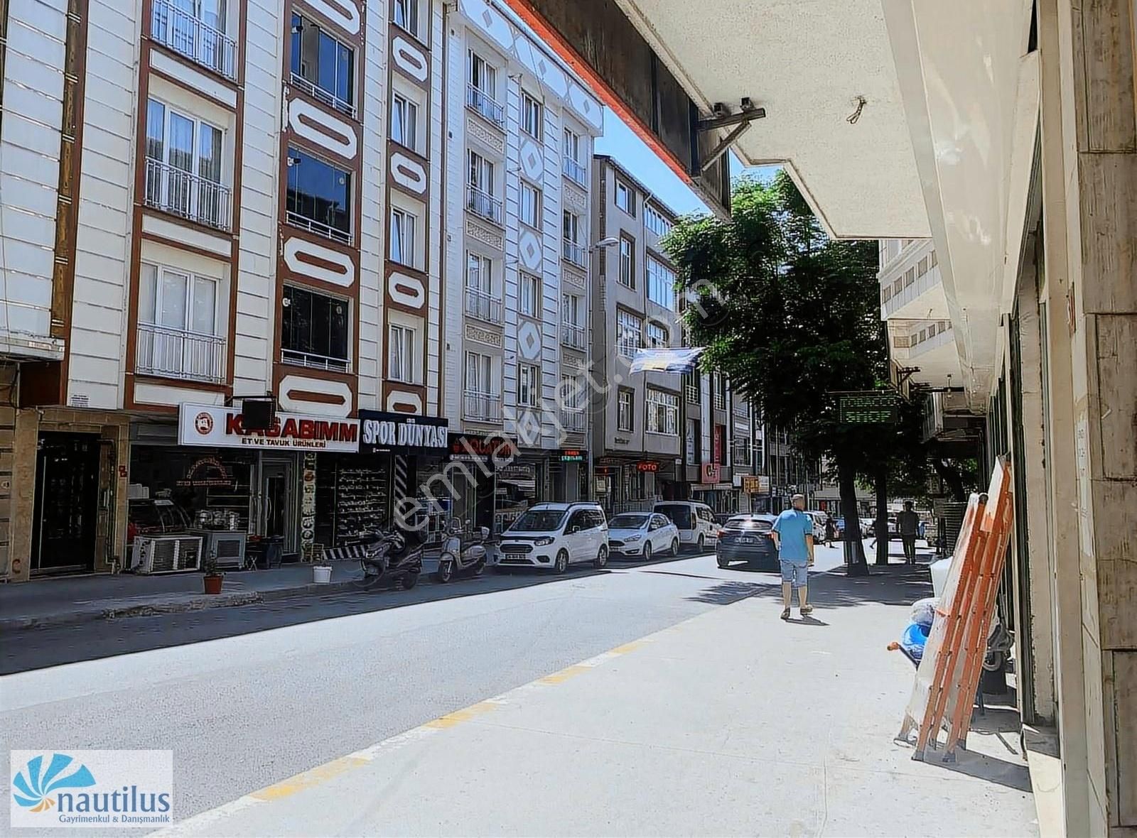 Esenyurt Örnek Satılık Dükkan & Mağaza Esenyurt Örnek Mahallesi Satılık Cadde Üstü 200 M2. Dükkan