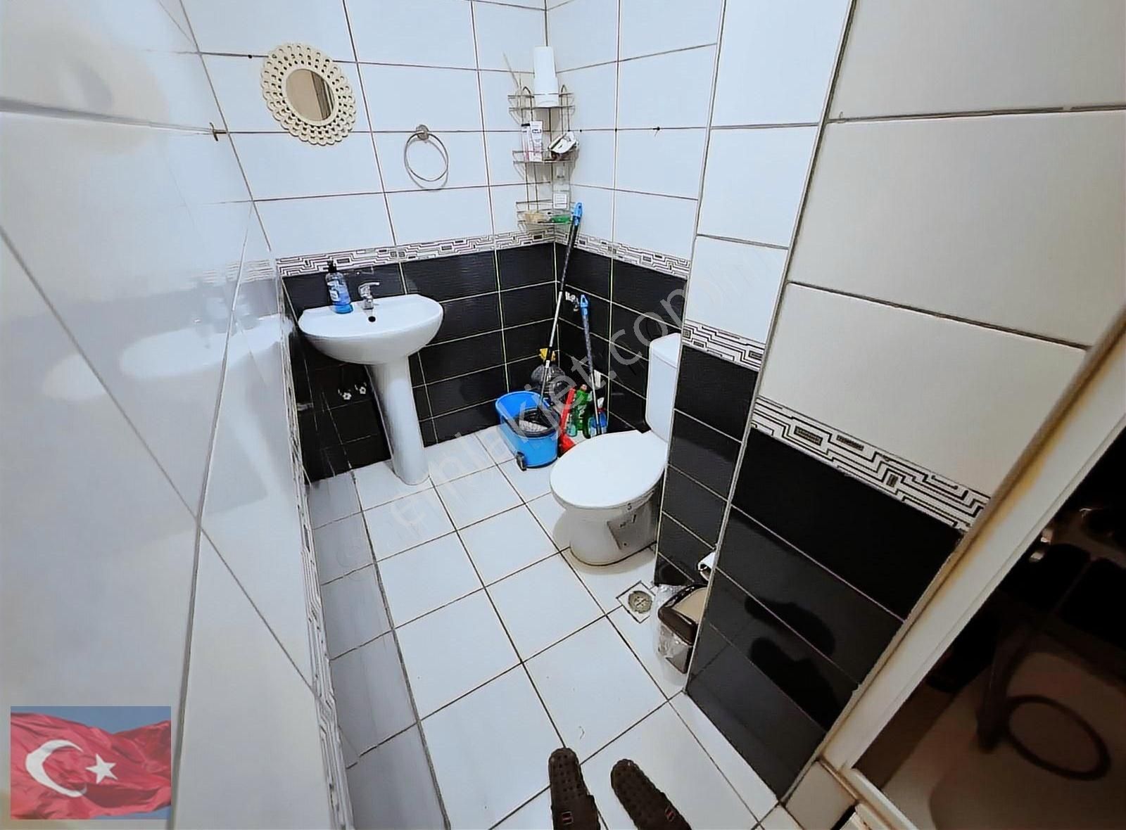 Kocamustafapaşa Merkezi Konum Cadde Üzeri 2.kat 2+1 70mk - Görsel 19