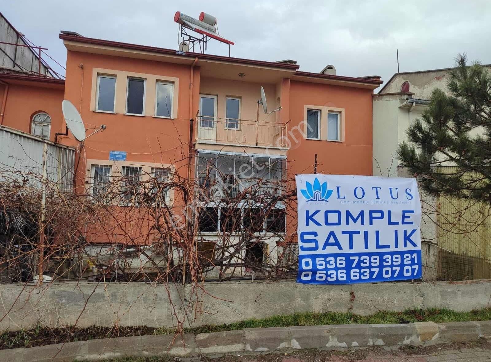 Afyonkarahisar Merkez Orhangazi Satılık Müstakil Ev Lotus'tan Köşe Konumlu Komple Satılık