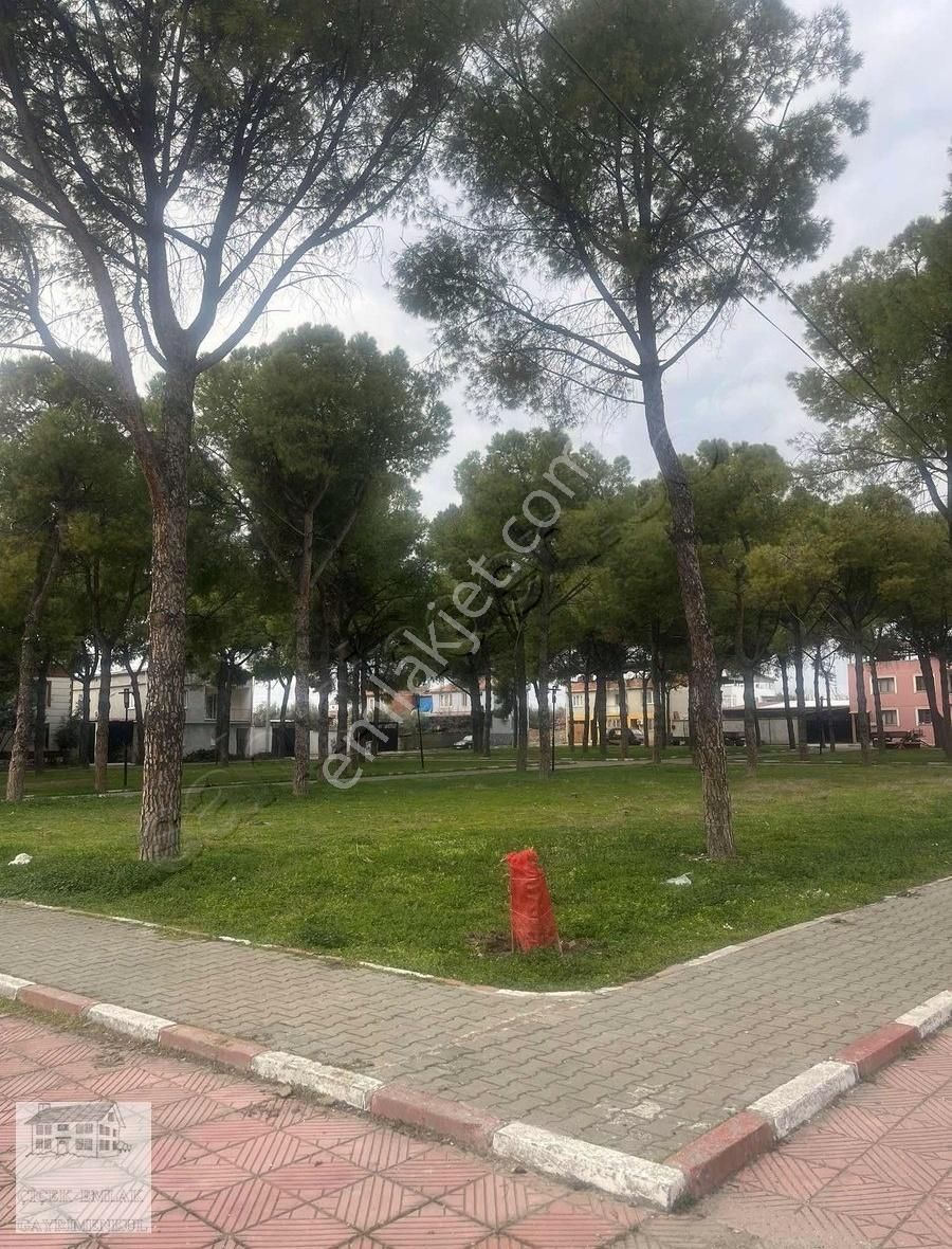 Saruhanlı Hacırahmanlı Satılık Müstakil Ev İki Katlı Bahçeli Park Manzaralı Satılık Ev