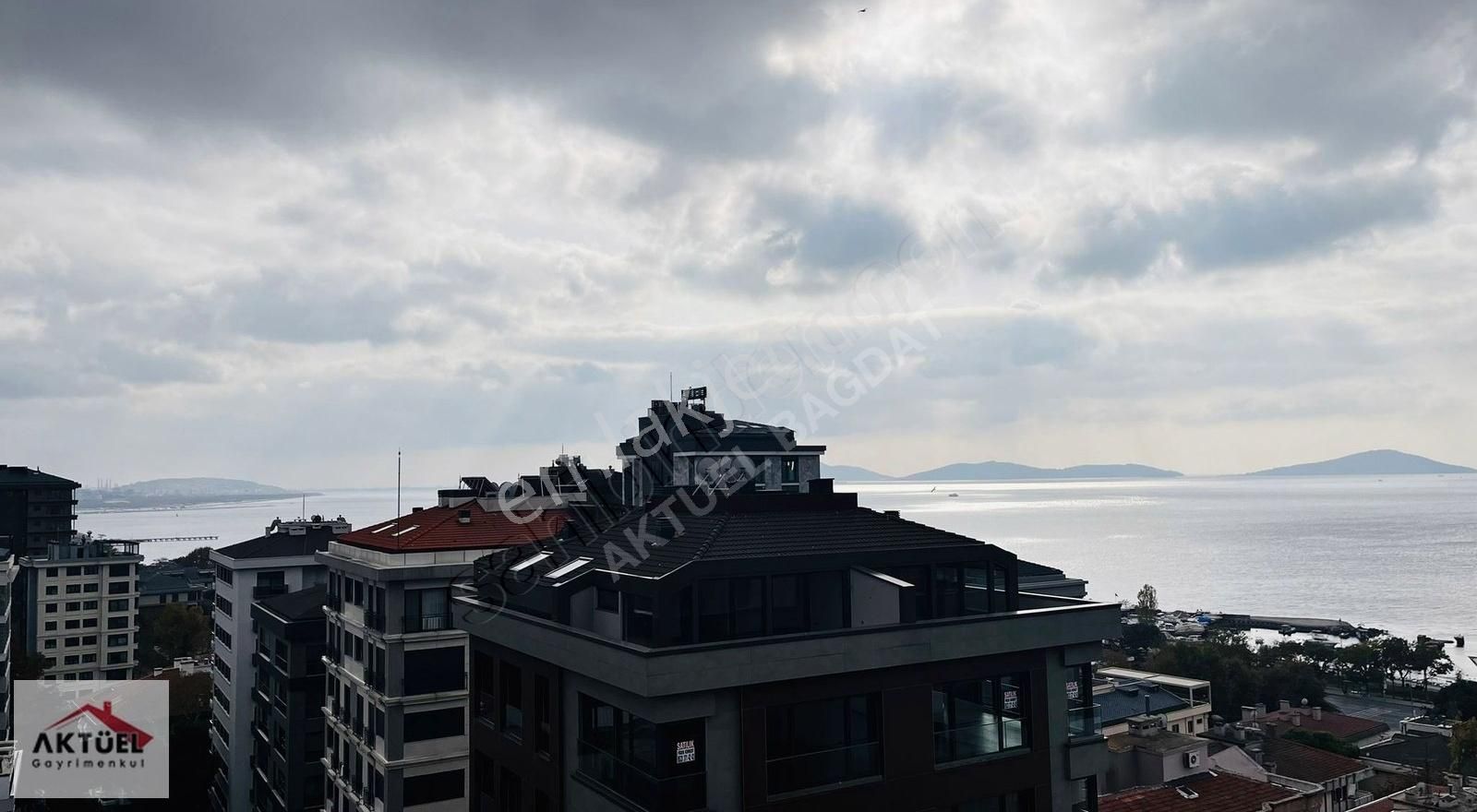 Kadıköy Suadiye Satılık Daire Suadiye'de Deniz Manzaralı 180 M2 Balkonlu Açık Havuzlu