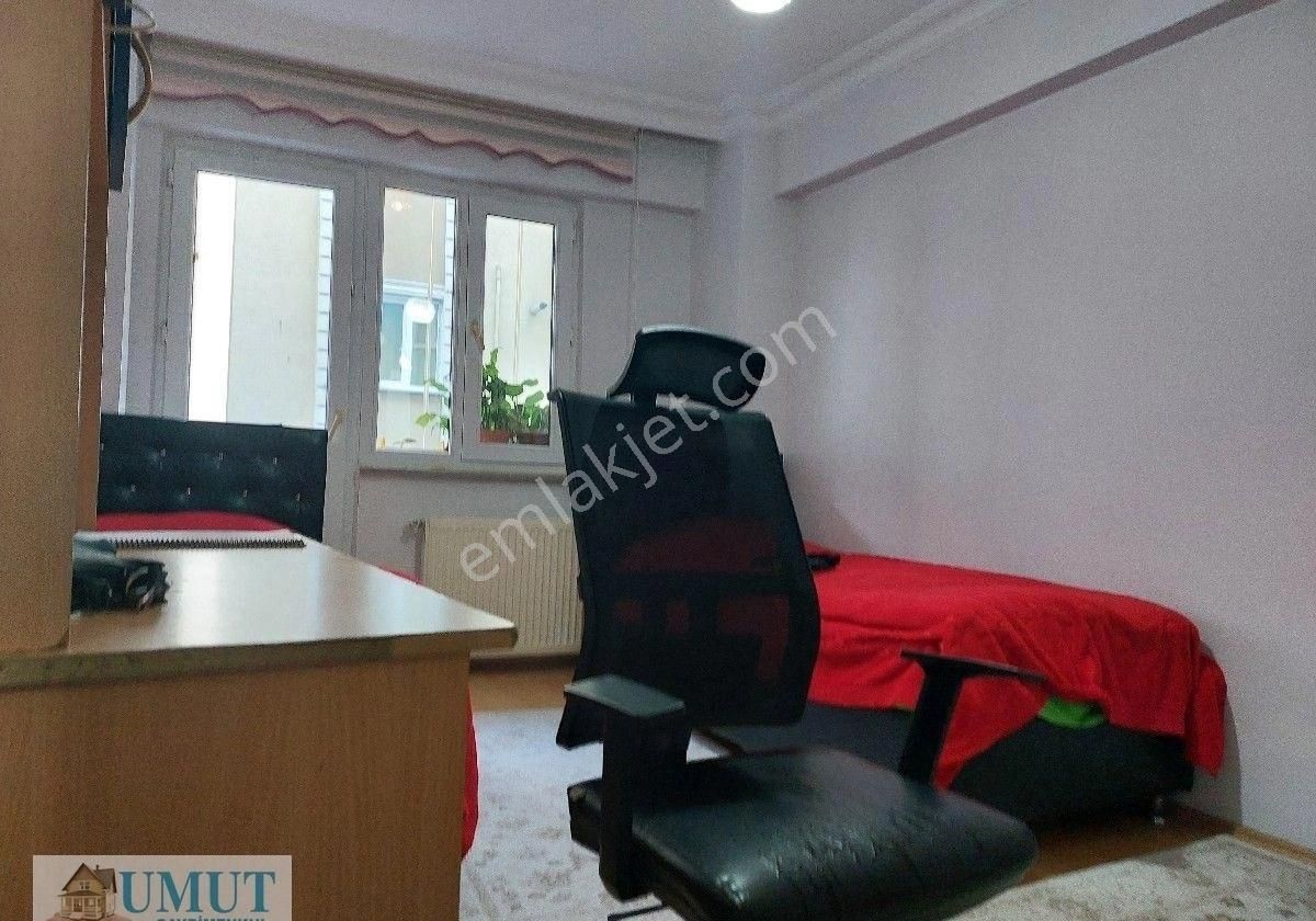 G O P Küçükköy De Satılık Daire Kot 2 105 M2 2+1 Alta Dükkan Var Alt Sokakta 1 Kat Tır - Görsel 2