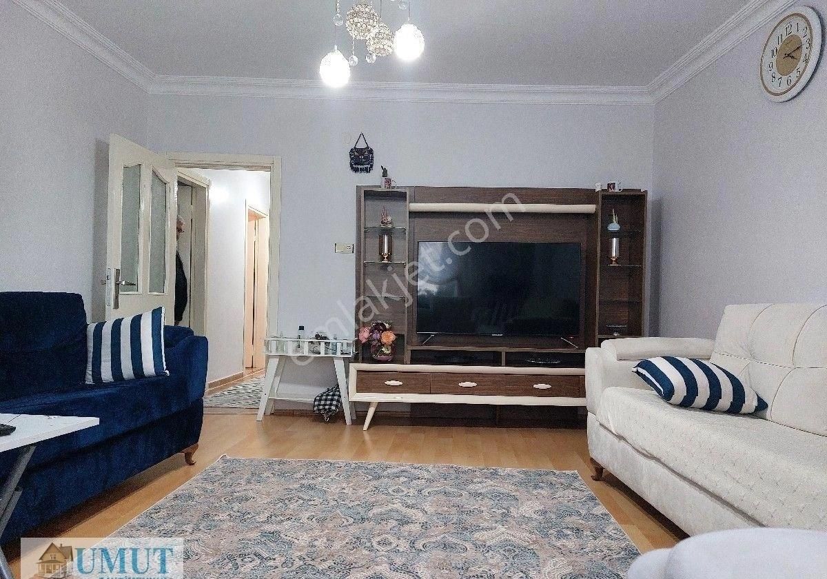 G O P Küçükköy De Satılık Daire Kot 2 105 M2 2+1 Alta Dükkan Var Alt Sokakta 1 Kat Tır - Görsel 5