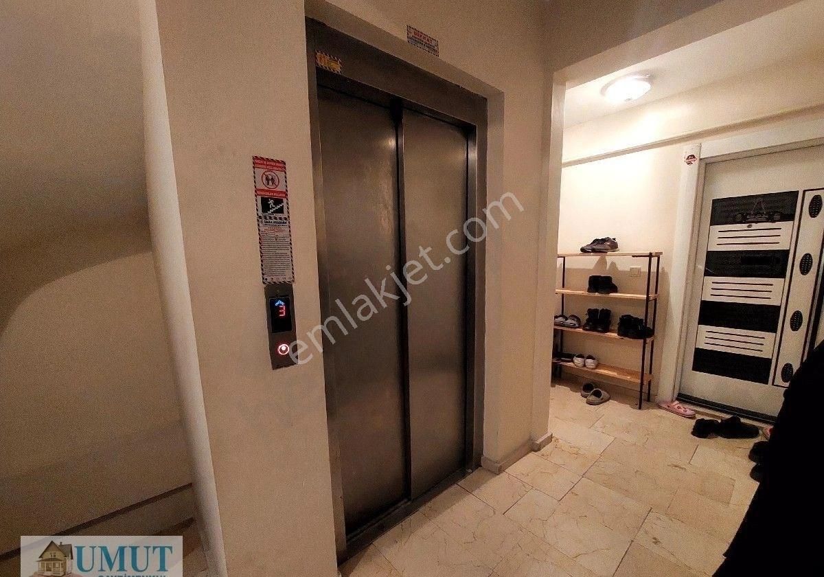 Gazi Osman Paşa Küçük Köy De Satılık Asansörlü Dubleks 3+2 175 M2 Metroya Yakın Mesafededir - Görsel 25