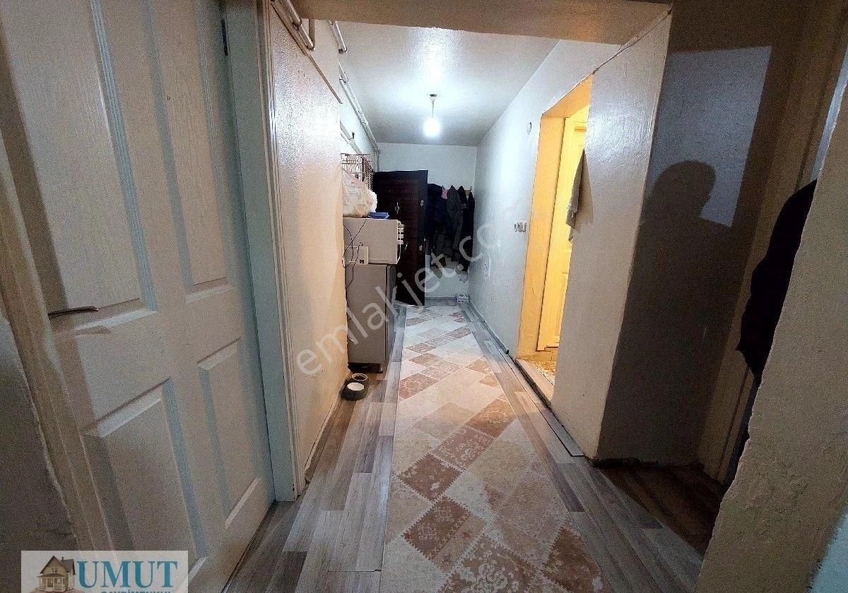 Gaziosmanpaşa Küçükköy De Satılık Ters Dubleks 4+2 165 M2 Çift Girişli İki Aile Yaşacak Şeklin De - Görsel 17