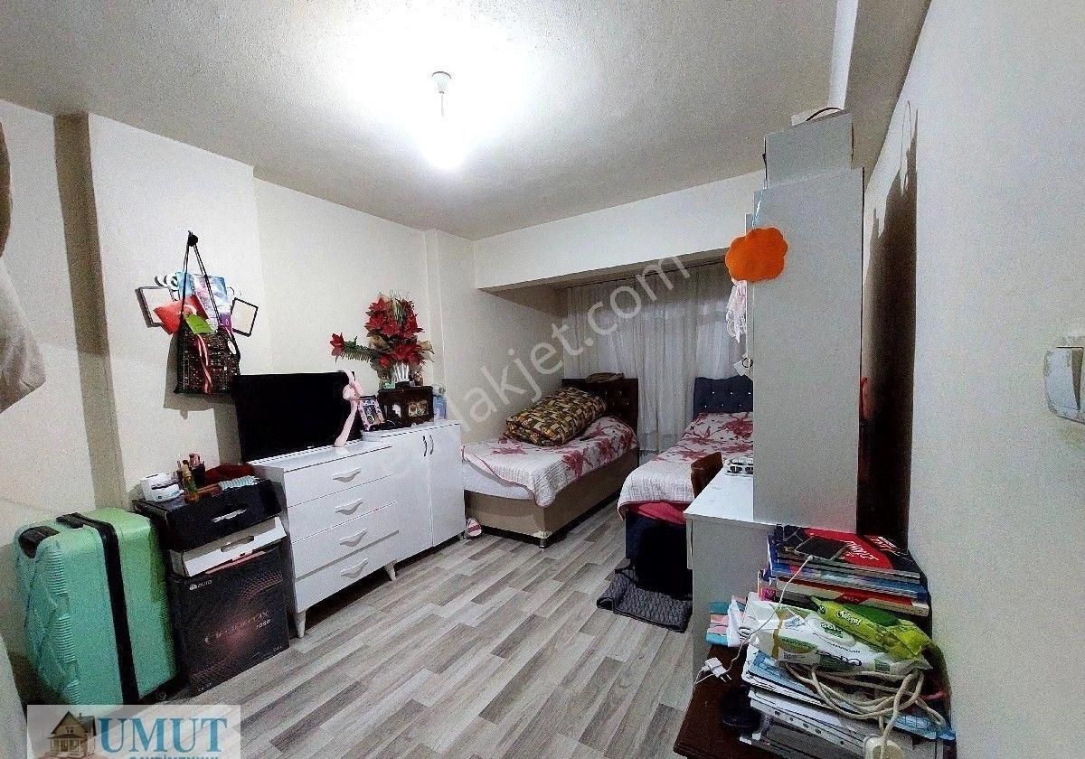 Gaziosmanpaşa Küçükköy De Satılık Ters Dubleks 4+2 165 M2 Çift Girişli İki Aile Yaşacak Şeklin De - Görsel 22