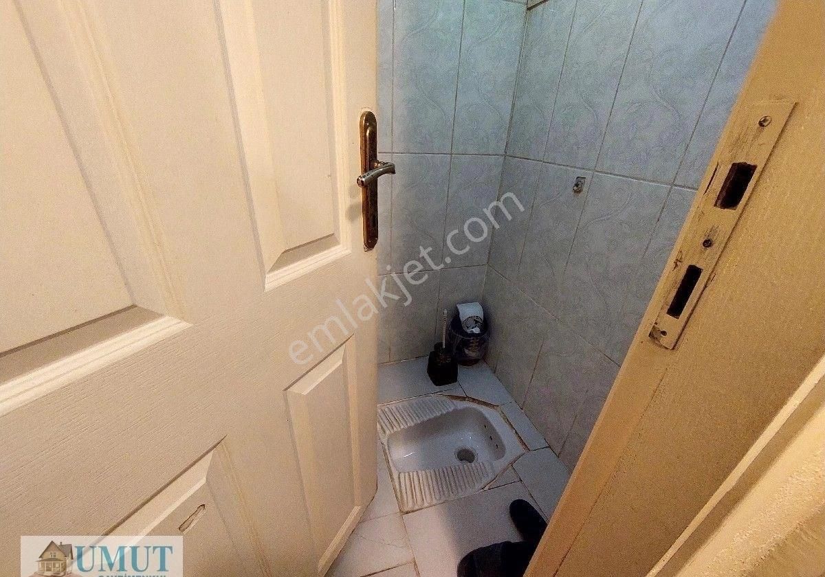 Gaziosmanpaşa Küçükköy De Satılık Ters Dubleks 4+2 165 M2 Çift Girişli İki Aile Yaşacak Şeklin De - Görsel 9