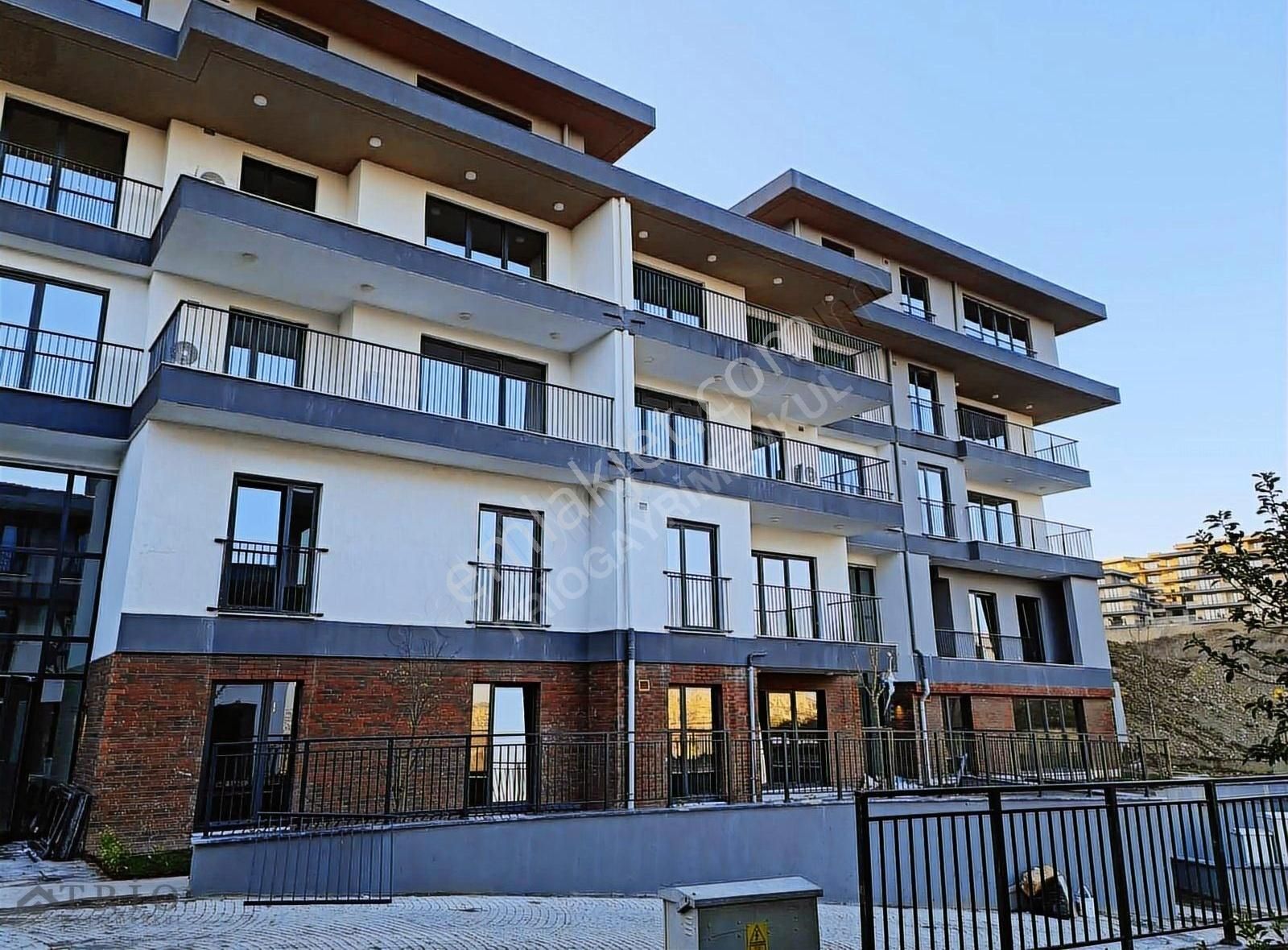 Bahçeşehir Vadi Evleri Satılık 3+1 Köşe Müstakil Bahçeli Daire