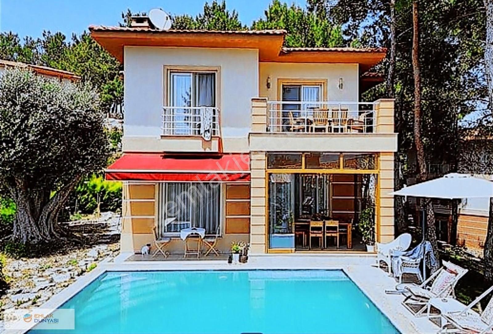 Kuşadası Soğucak Satılık Villa Soğucakda Doğa İle İç İçe Özel Havuzlu Manzaralı Full Eşyalı 3+1 Villa