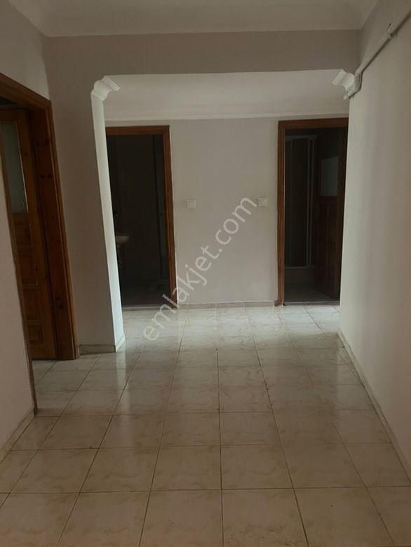 Ümraniye Yukarı Dudullu Kiralık Daire Ümraniye Yukarıdudullu Metro Yürüme Mesafeli Temiz İçi Yapılı Ümraniye Kiralık Daire