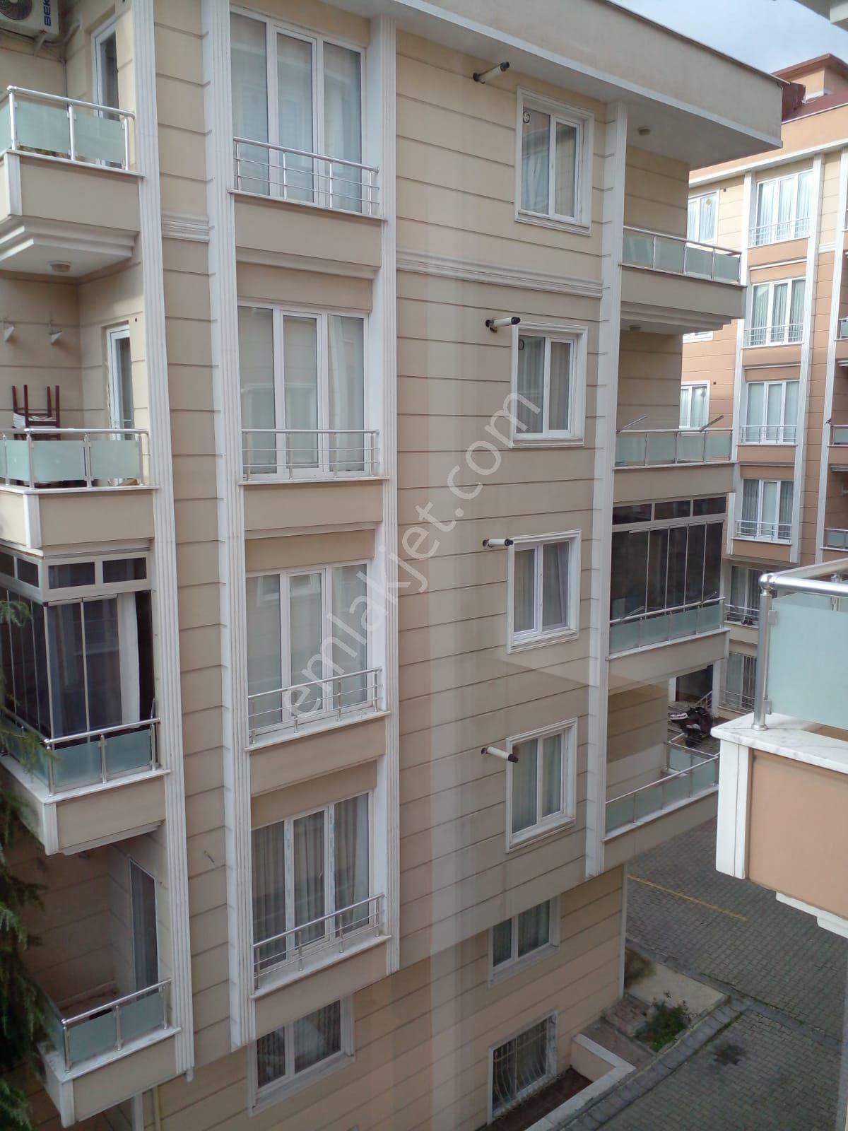 Beylikdüzü Adnan Kahveci Satılık Daire Beylikdüzü 5 Katlı Site Ara Kat 3+1 İskanlı