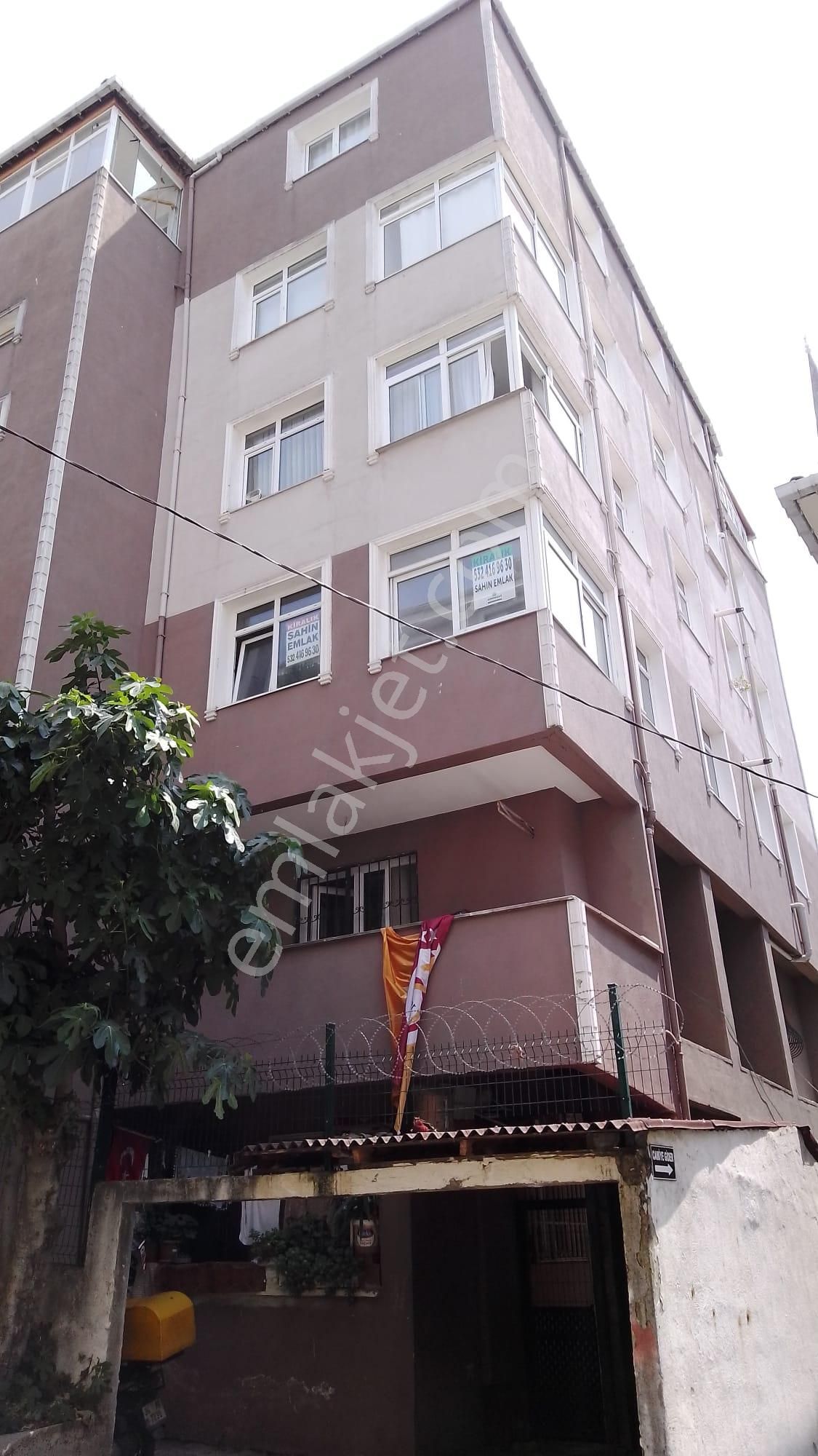 Cevizli Saraylar Cd.mevki 2+1 Kombili Kat 2(asansor Yok)