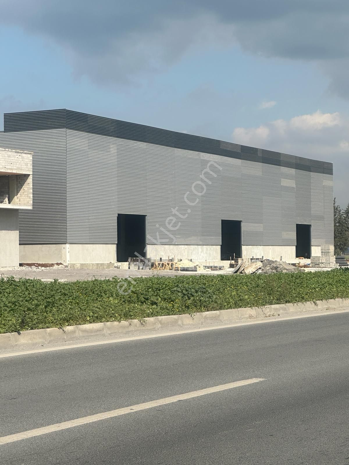 Zorlu'dan E-5 Karayolu Üzerin'de 2000m2 Kiralık İşyeri Depo - Görsel 14