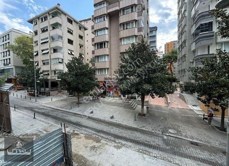 Kadıköy Suadiye Satılık Daire Suadiye Mahallesi Konuta Ve İş Yerine Uygun Balkonlu Satılık3+1