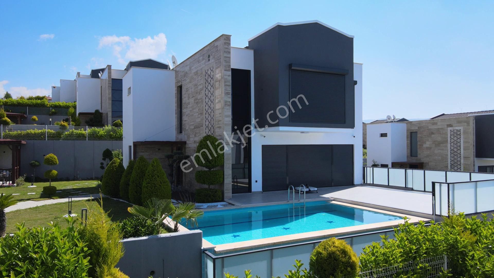 Kuşadası Soğucak Satılık Villa **rs Netten** Kuşadası Soğucak'ta Özel Havuzlu Plus Plus Konsep Villa