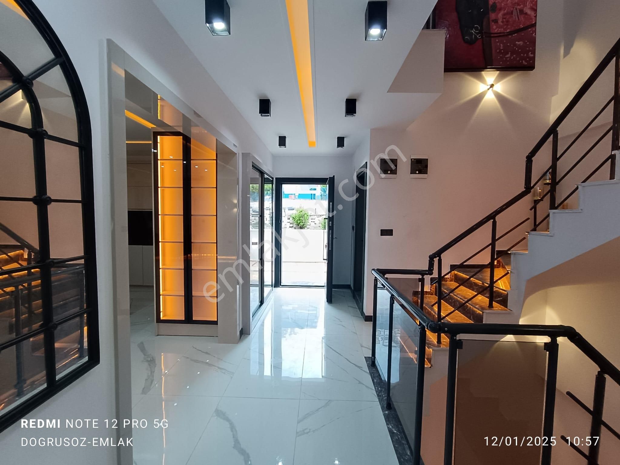 600 M2 Arsa İçinde Havuzlu Özel Otoparklı Tam Müstakil Tripleks Villa - Görsel 8