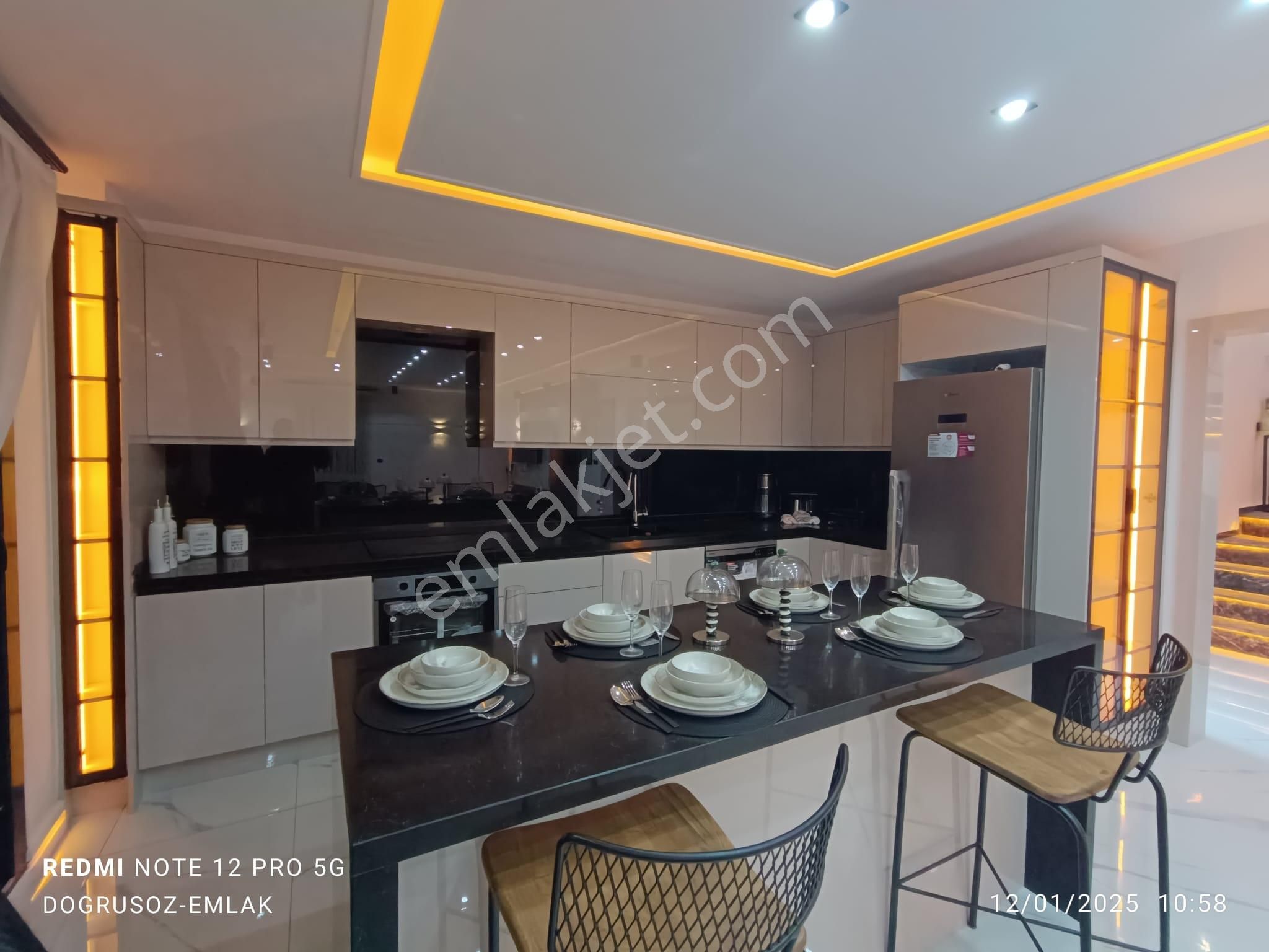 600 M2 Arsa İçinde Havuzlu Özel Otoparklı Tam Müstakil Tripleks Villa - Görsel 13