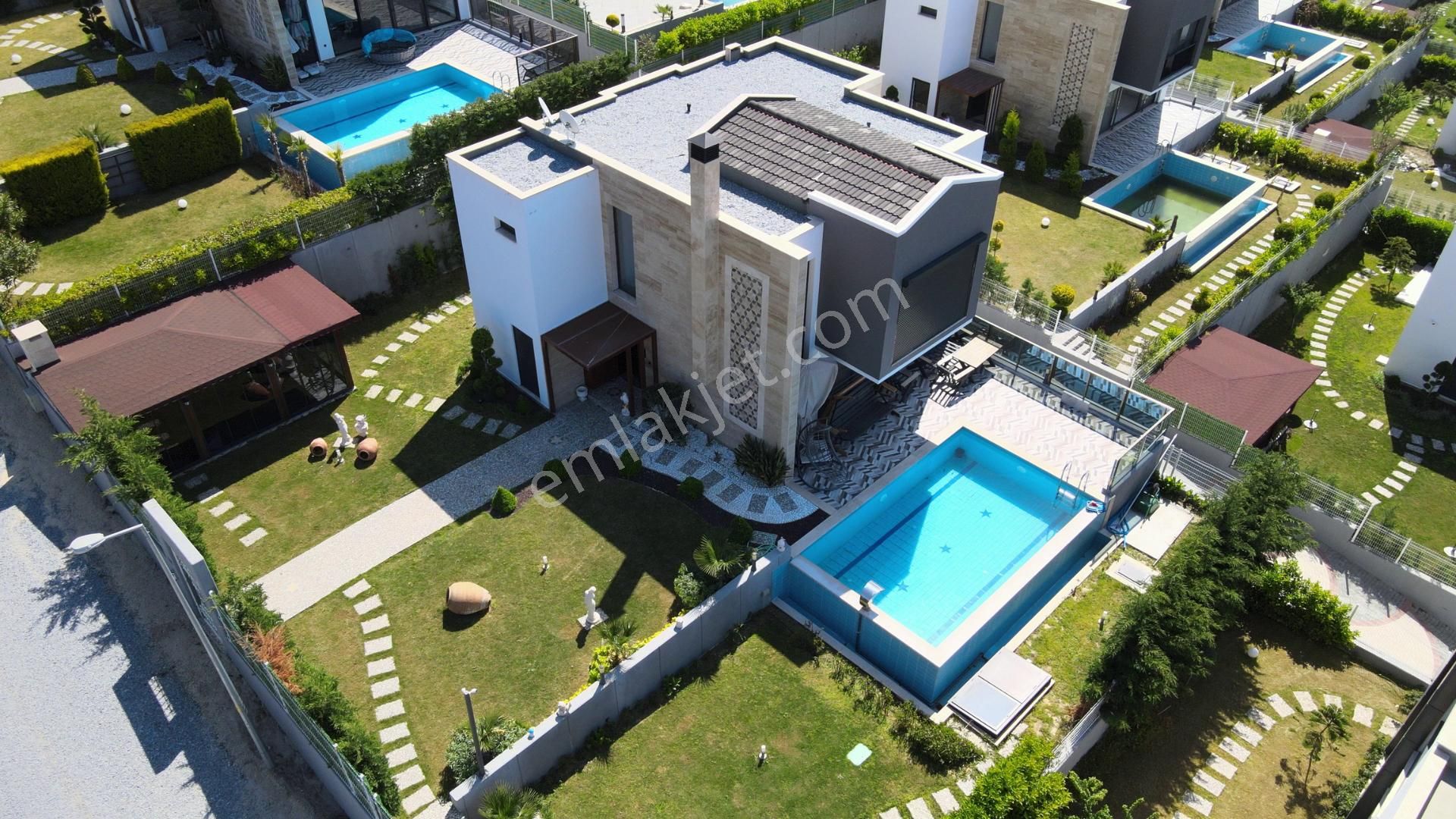 Kuşadası Soğucak Satılık Villa Deniz Manzaralı, Özel Havuzlu, Lüks Müstakil 4+1 Villalar