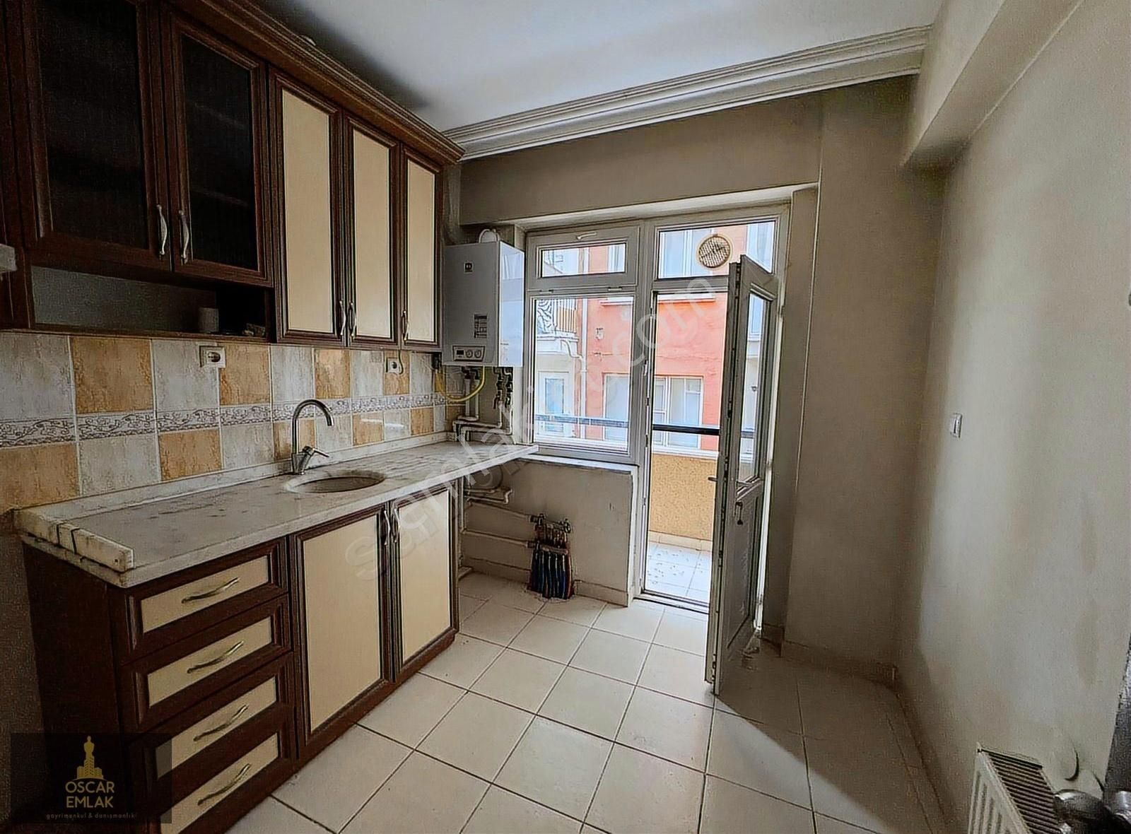 Tepebaşı Bahçelievler Kiralık Daire Oscar Emlak'tan Bahçelievler'de Seylap Caddesi Yakını 2+1