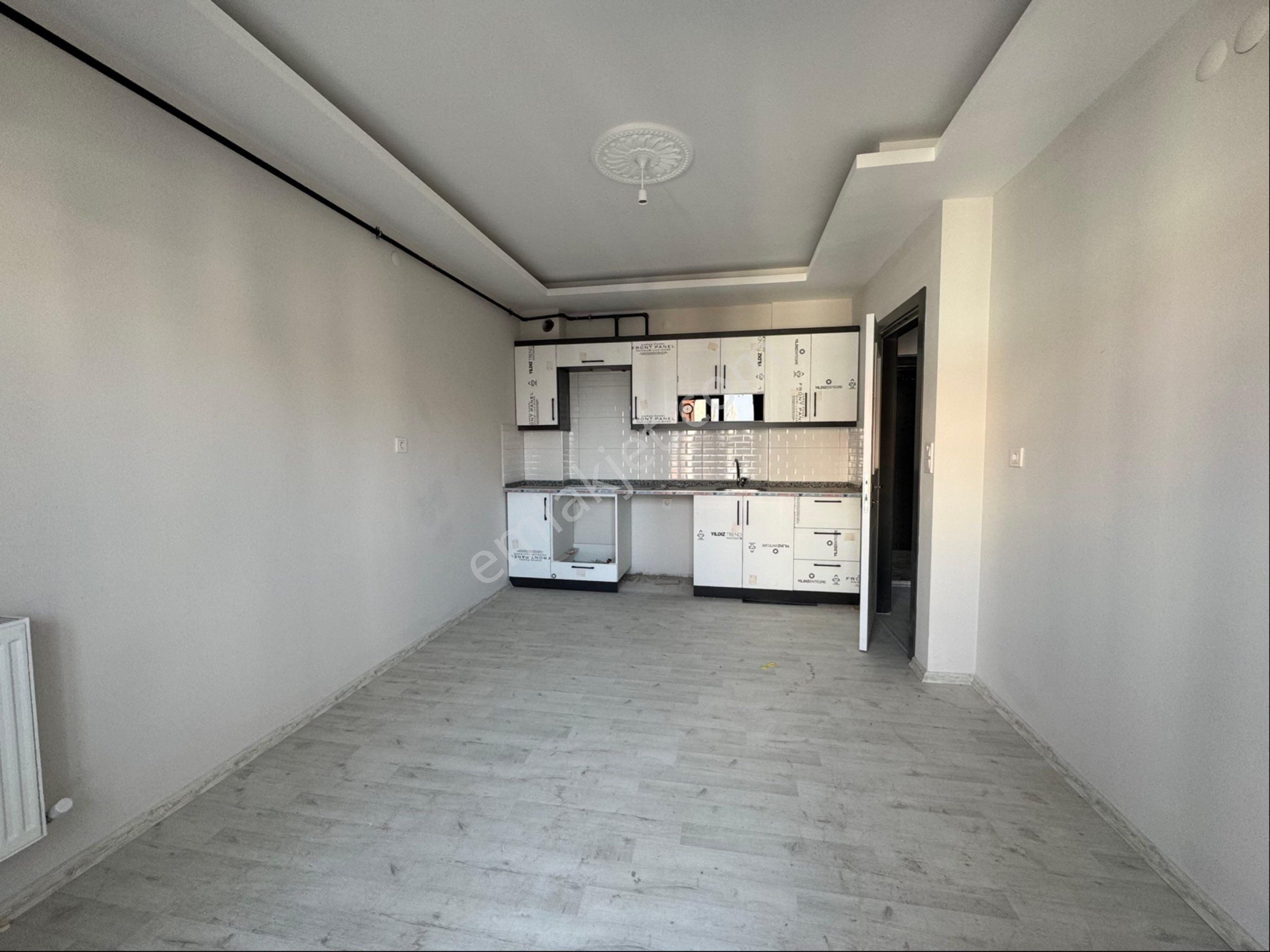 Saruhanlı Cengiz Topel Satılık Daire Cadde Üzeri,otoparklı,sıfır Satilik 1+1 Daire