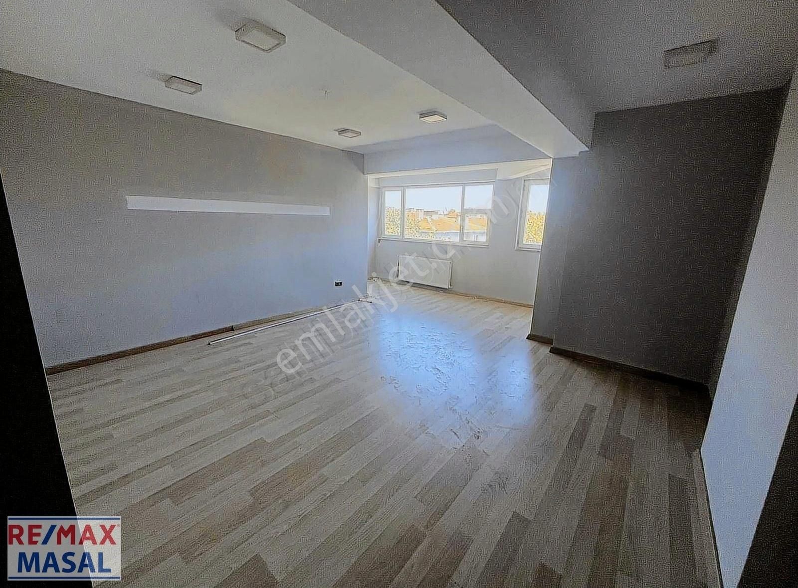 Bakırköy Kartaltepe Kiralık Genel Bakırköy İncirli Cad Üstünde 1400 M2 Kiralık Katlar