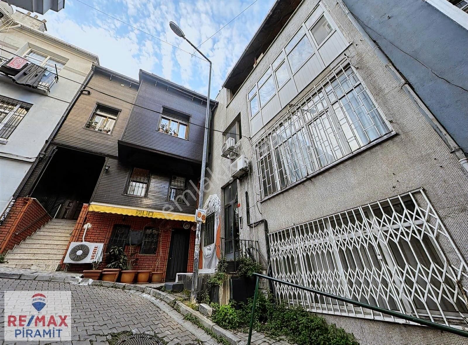 Beşiktaş Vişnezade Kiralık Daire Beşiktaş Vişnezade Mahallesinde Eşyalı Kiralık 2+1 Daire