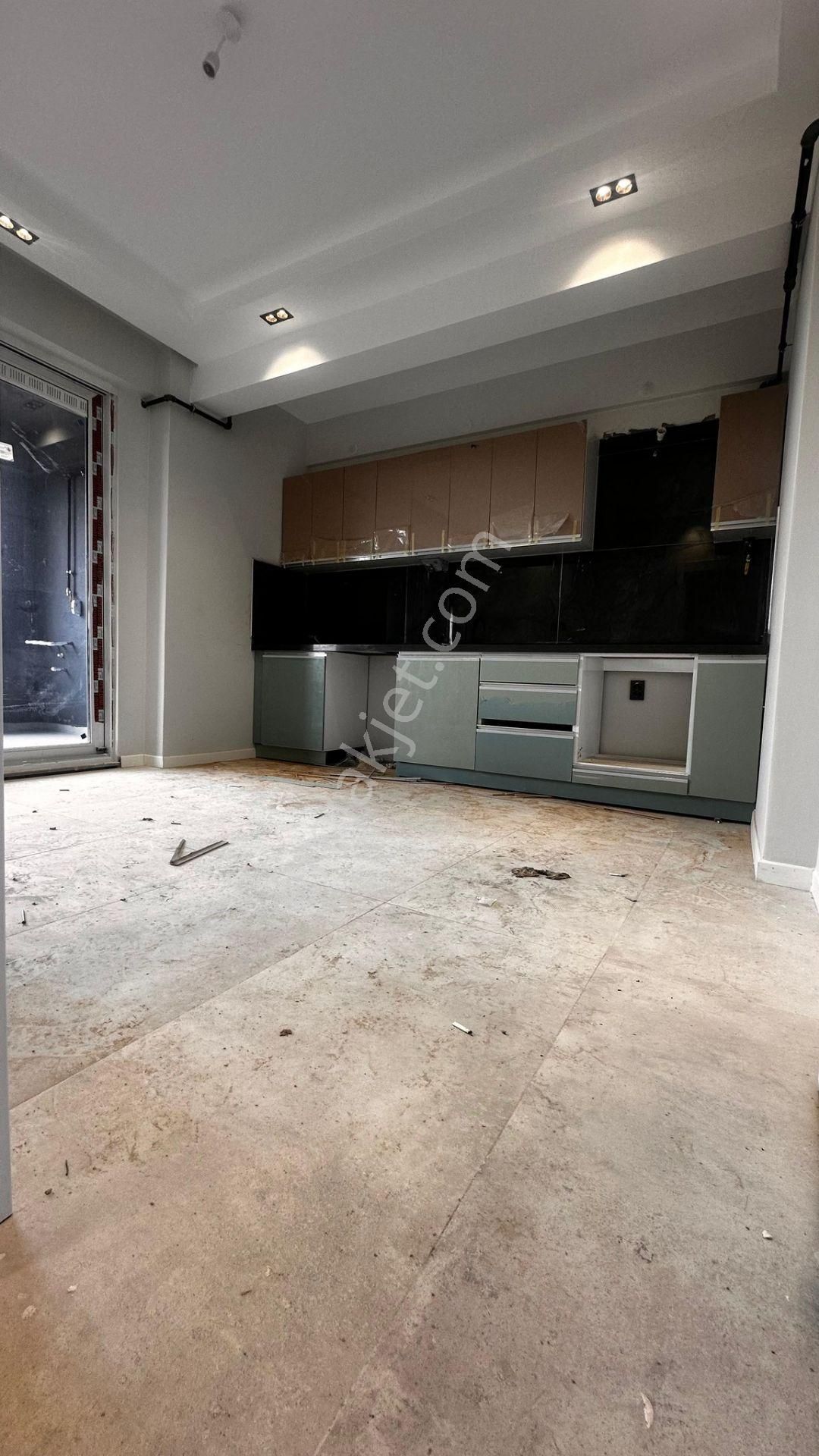 Zincirlikuyu Mah Ebeveyn Banyolu 125 M2 Yerden Isıtma Balkonlu 3+1 Satılık Daireler