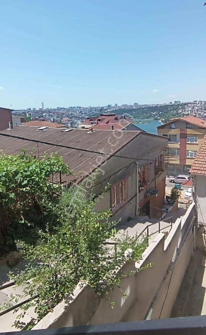 Beyoğlu Örnektepe Satılık Daire Beyoğlu Örnektepede ,iskanlı, Haliç Manzaralı 80m2 Boş Daire