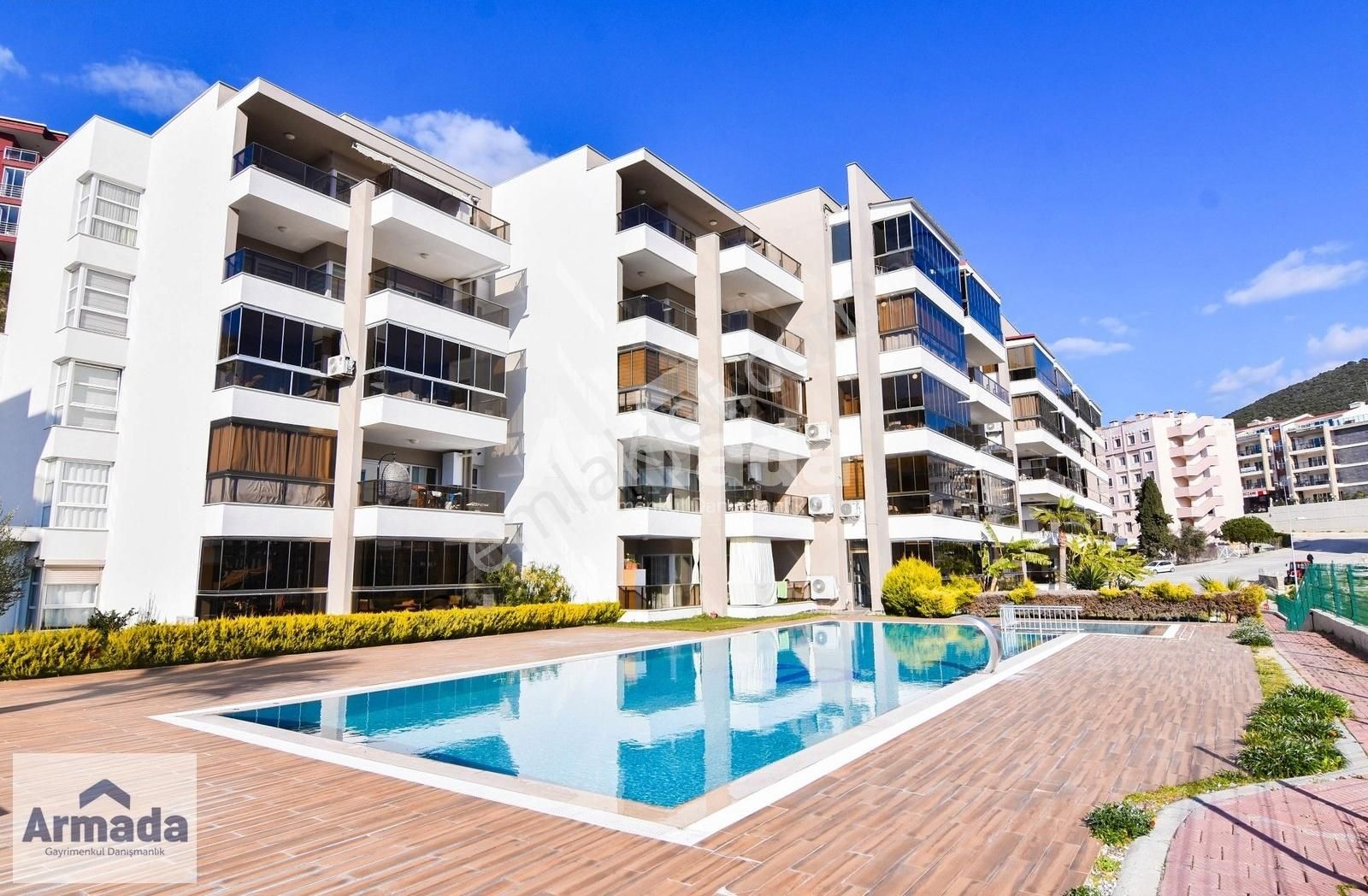 Kuşadası Ege Satılık Residence Kuşadası Ege Mah. Mırage Parkta Geniş 3+1 Daire