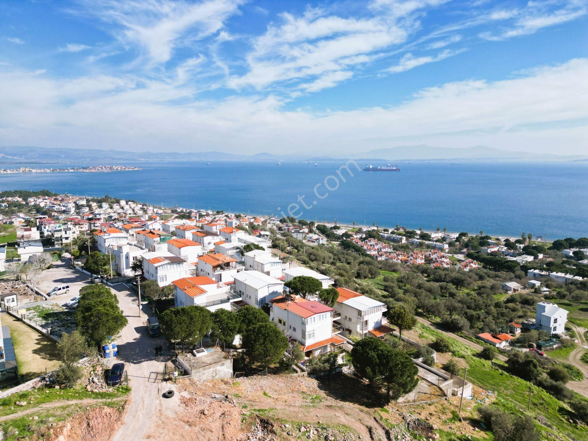 Dikili Çandarlı Satılık Villa Çandarlıda Site İçinde Doğa Ve Deniz Manzaralı Satılık Villa