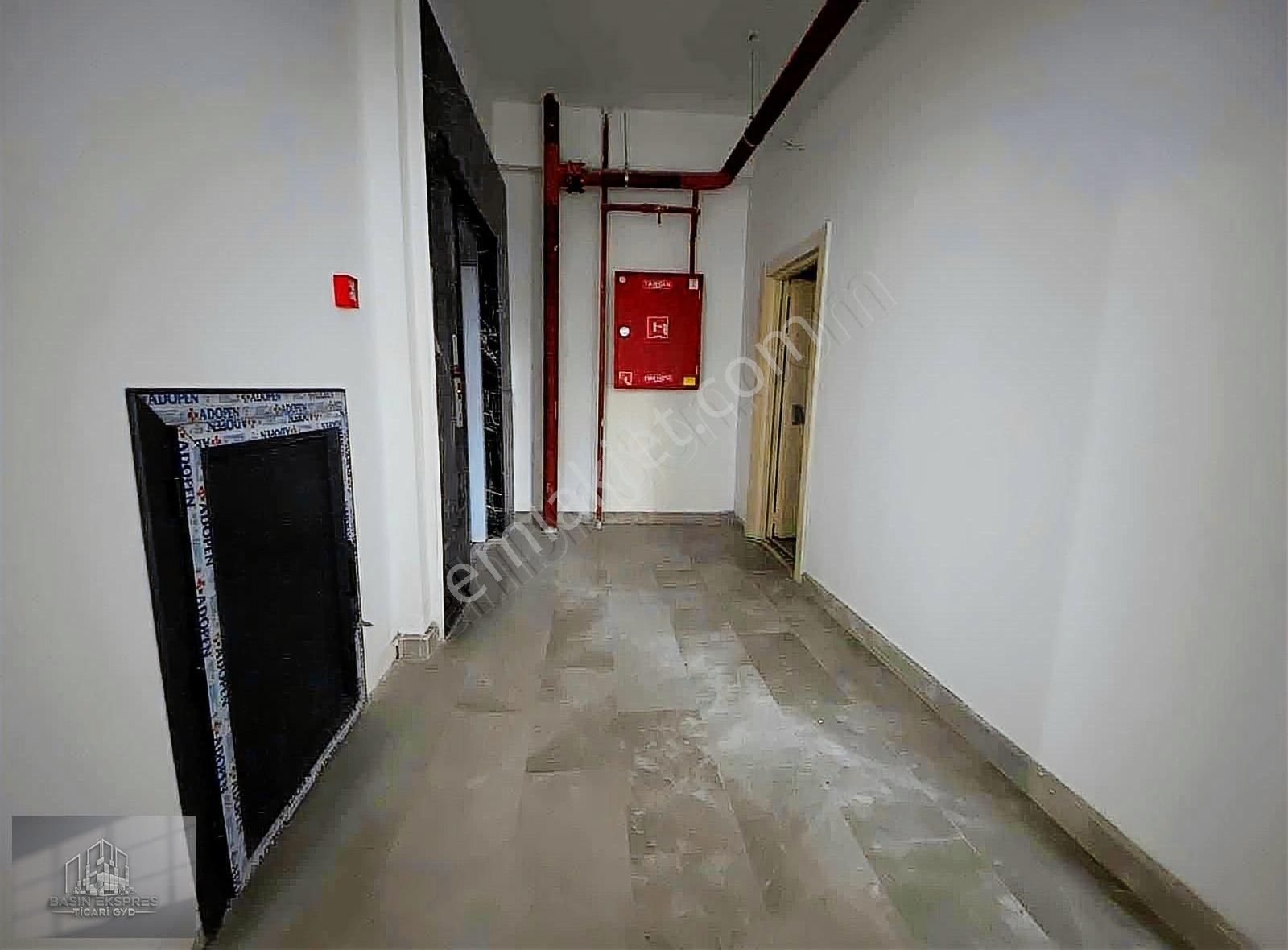 Sulyapıdan Komple Kiralık Plaza Sıfır İskanlı - Görsel 25