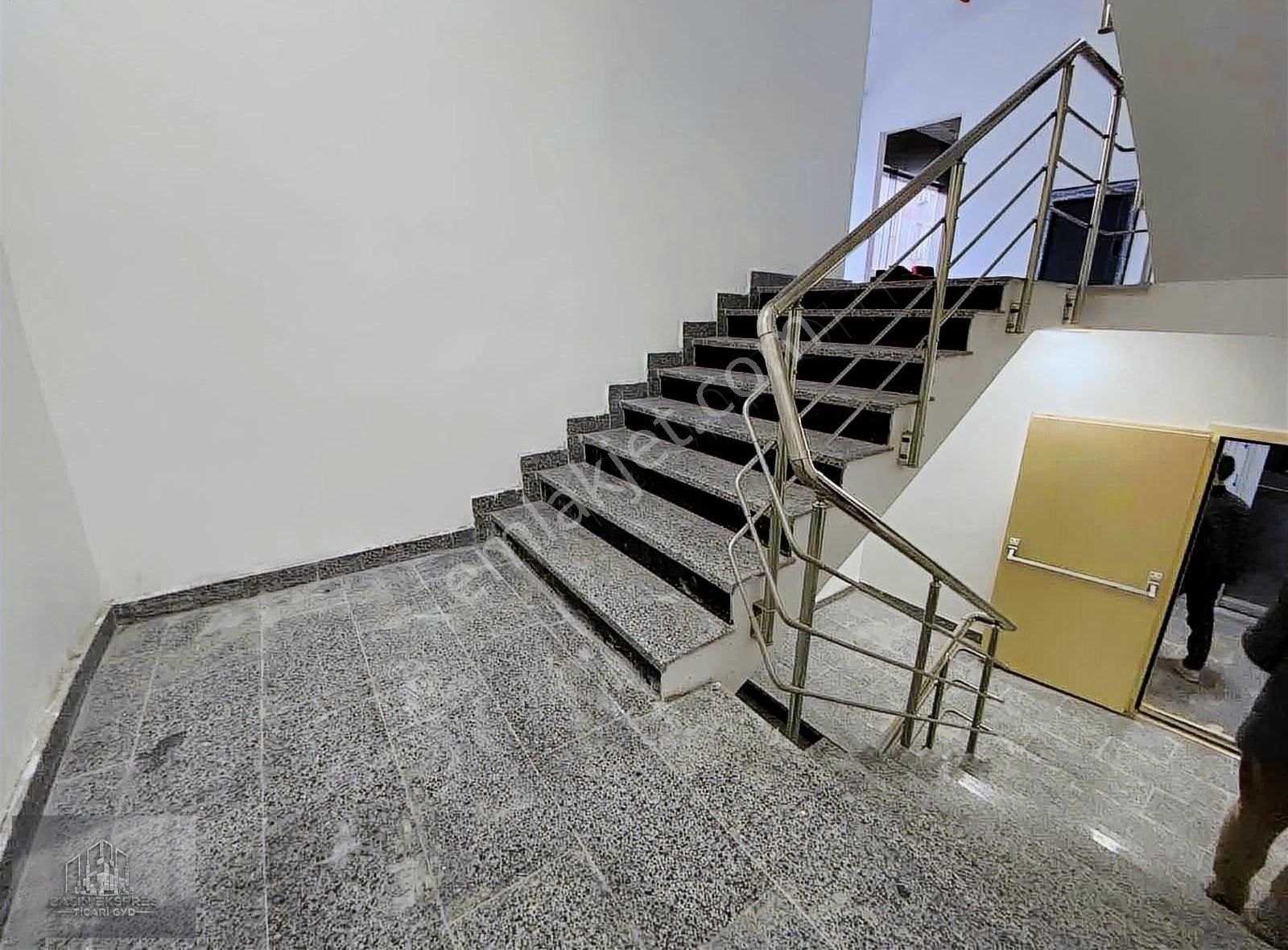 Sulyapıdan Komple Kiralık Plaza Sıfır İskanlı - Görsel 27